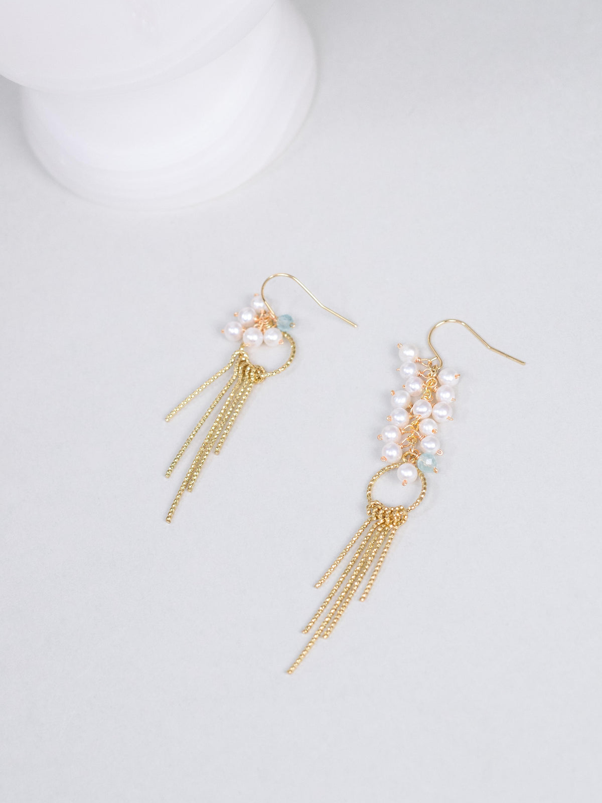 パール & アパタイト ピアス〈しずくが、こぼれるように〉14KGF/SV925/ステンレス ロングピアス ／ 6月誕生石 ユニセックス｜神戸アトリエ LUCINE