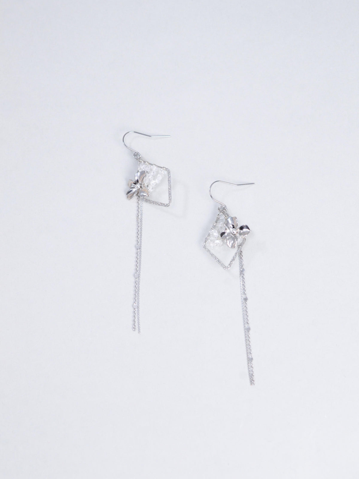 フェナカイト ピアス〈ひかりの、まど〉SV925 プラチナコーティング ロングピアス ／ 14KGF・イヤリング対応 ユニセックス｜神戸アトリエ LUCINE