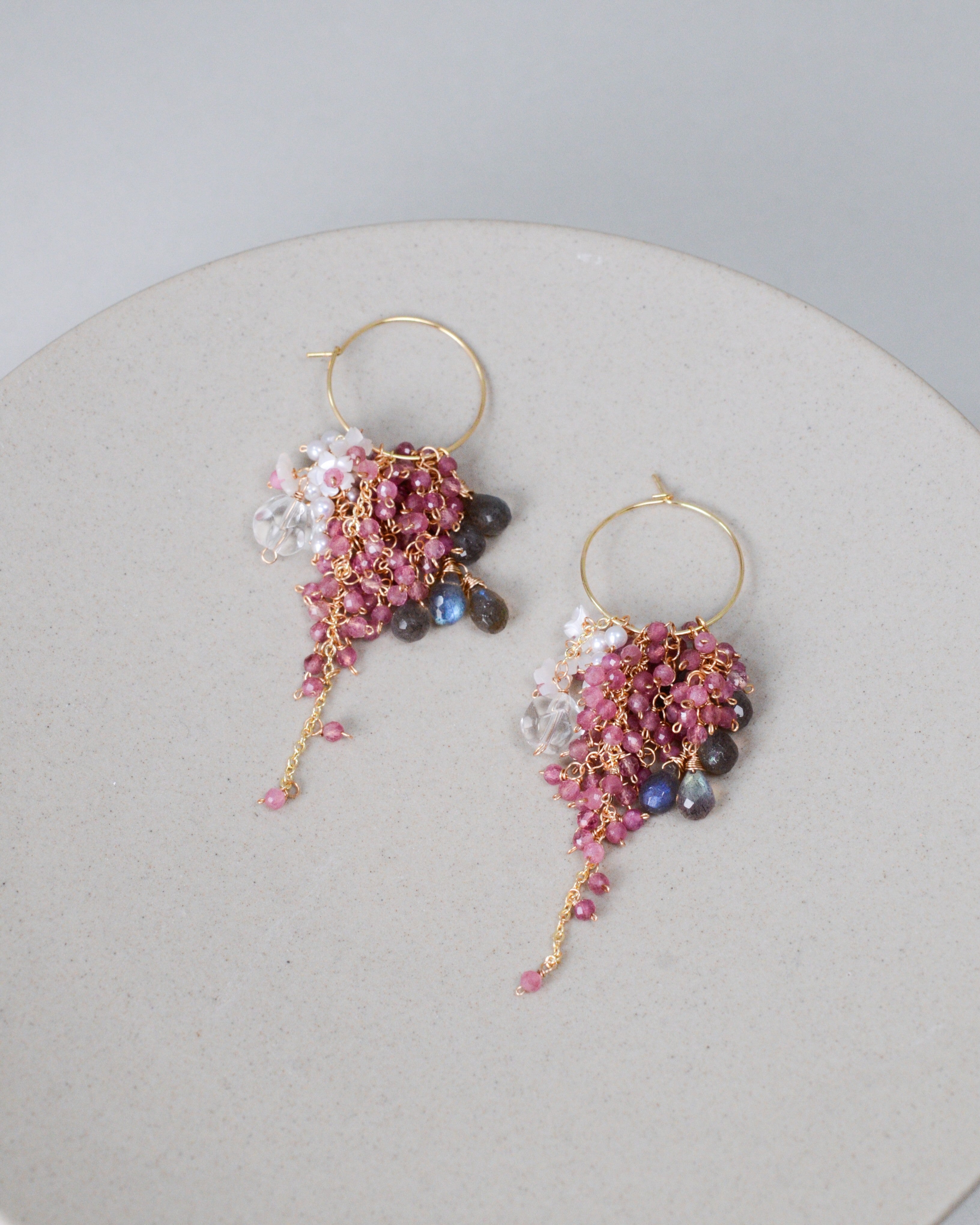 ピンクトルマリン ＆ ラブラドライト フープピアス｜14KGF 淡水パール