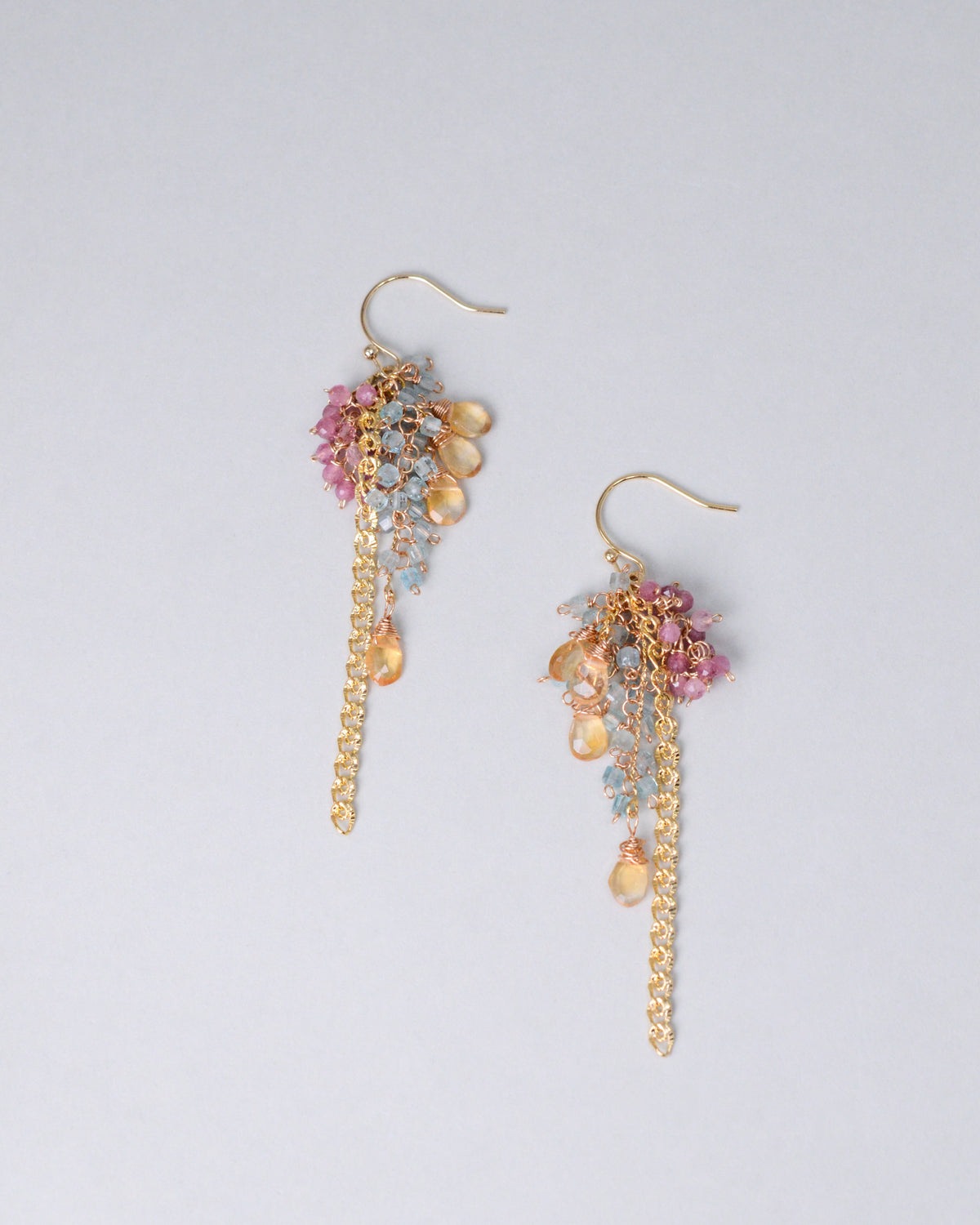 ピンクトルマリンとシトリン、アパタイトのロングピアス、左右一対