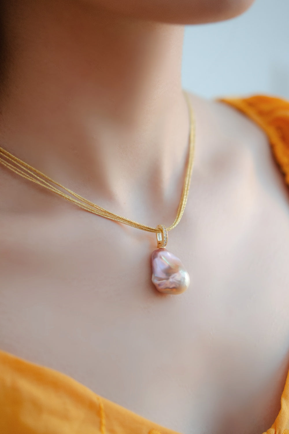 大人の品格漂う華やぎピンクバロックネックレスパール一粒