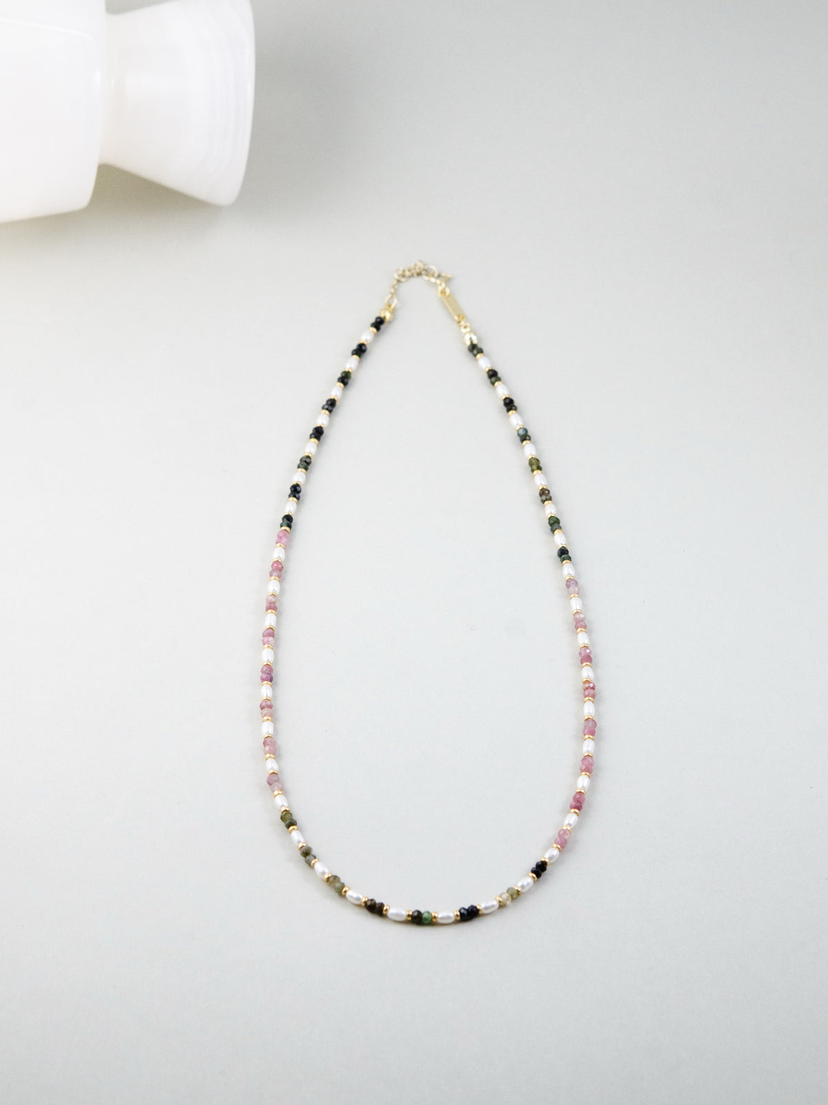 トルマリン マルチカラー ネックレス - 【幸福のパレット】多彩な天然石と優しい白のリズム / 10月誕生石 SV925(K14GP)