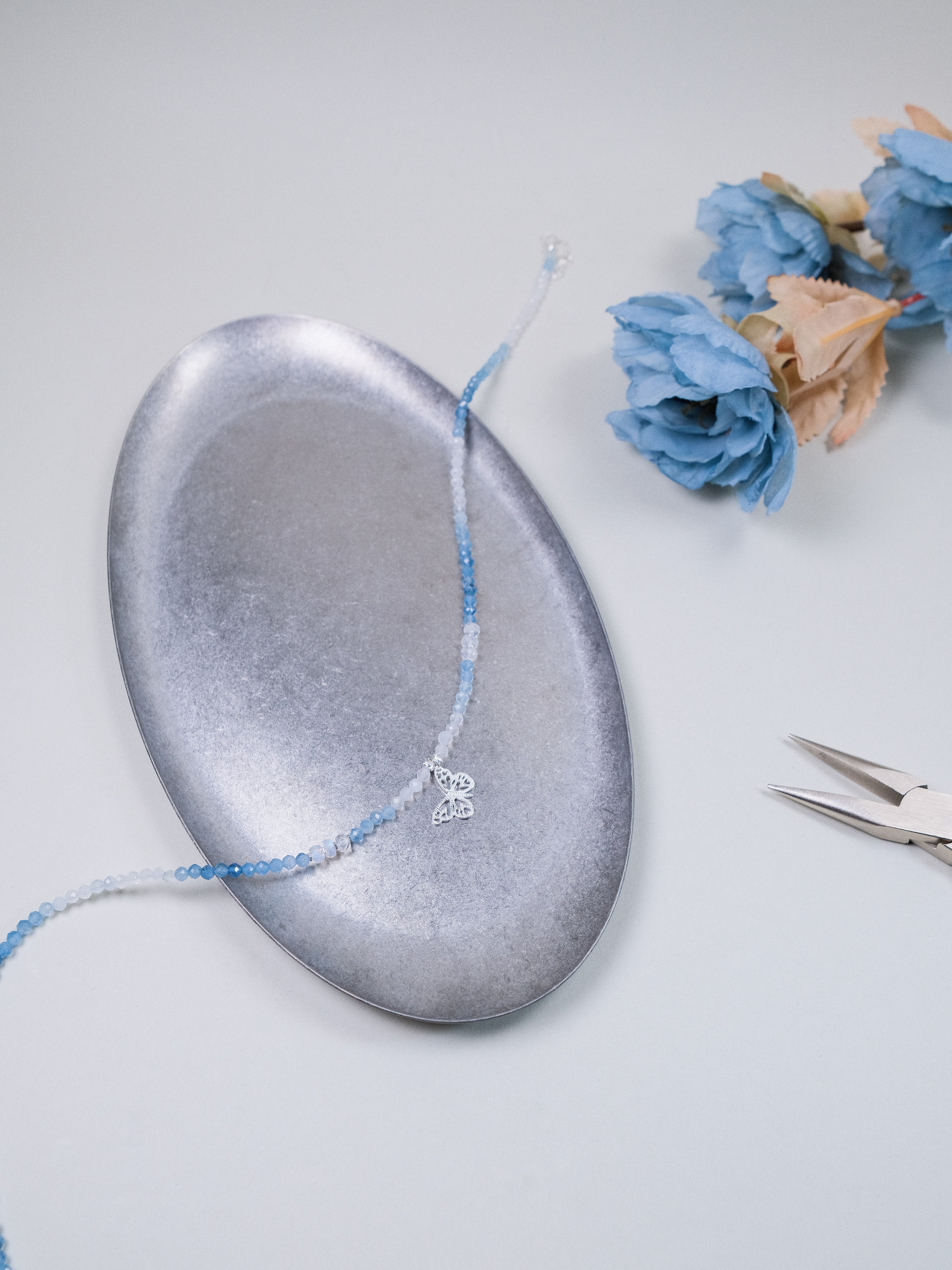 アクアマリン×ムーンストーン ネックレス - 【優雅に舞う銀の蝶】清らかな空色のグラデーション / 誕生石 SV925