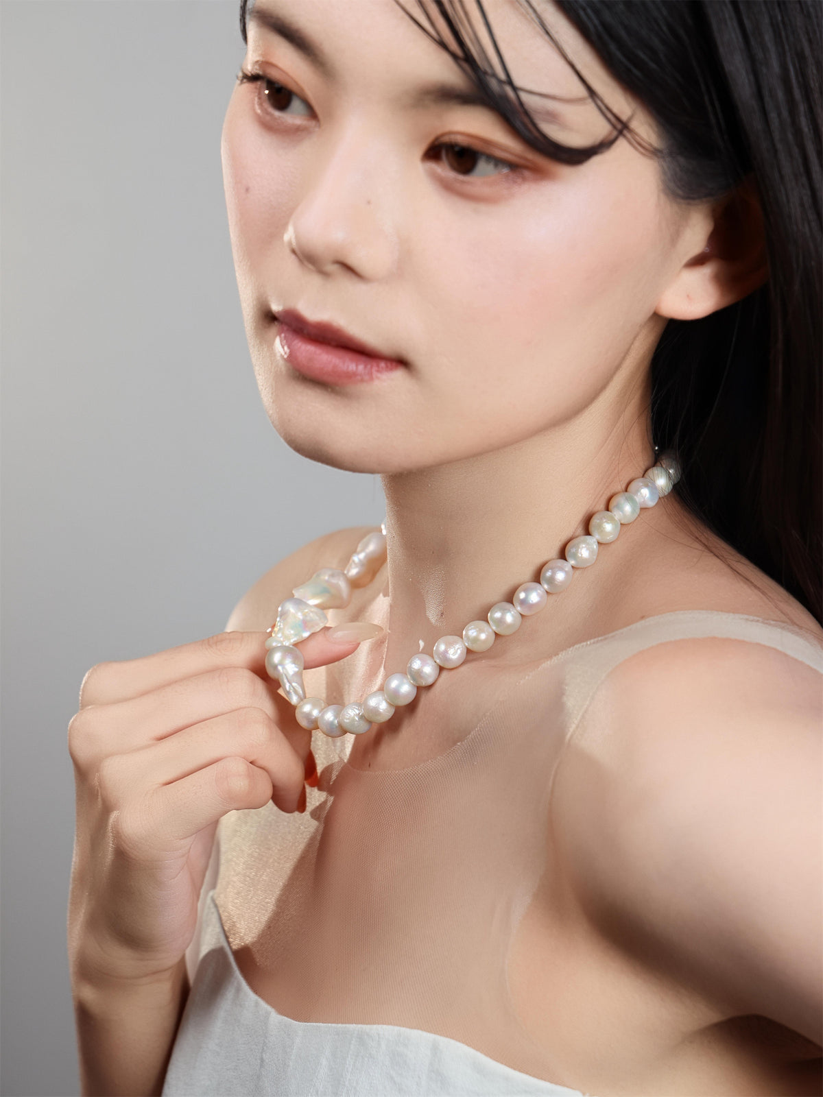 淡水パール アシンメトリー ネックレス〈半分のリズム〉
