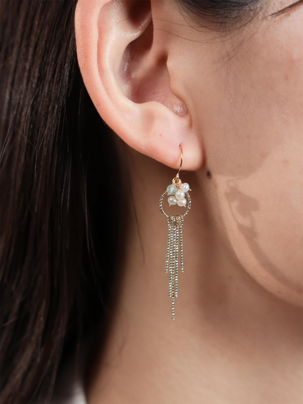 パール & アパタイト ピアス〈しずくが、こぼれるように〉14KGF/SV925/ステンレス ロングピアス ／ 6月誕生石 ユニセックス｜神戸アトリエ LUCINE