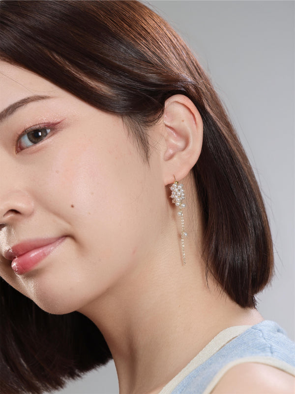 淡水パール 揺れる フープピアス - 【可憐な白のブーケ】贅沢なクラスター / SV925・金属アレルギー対応
