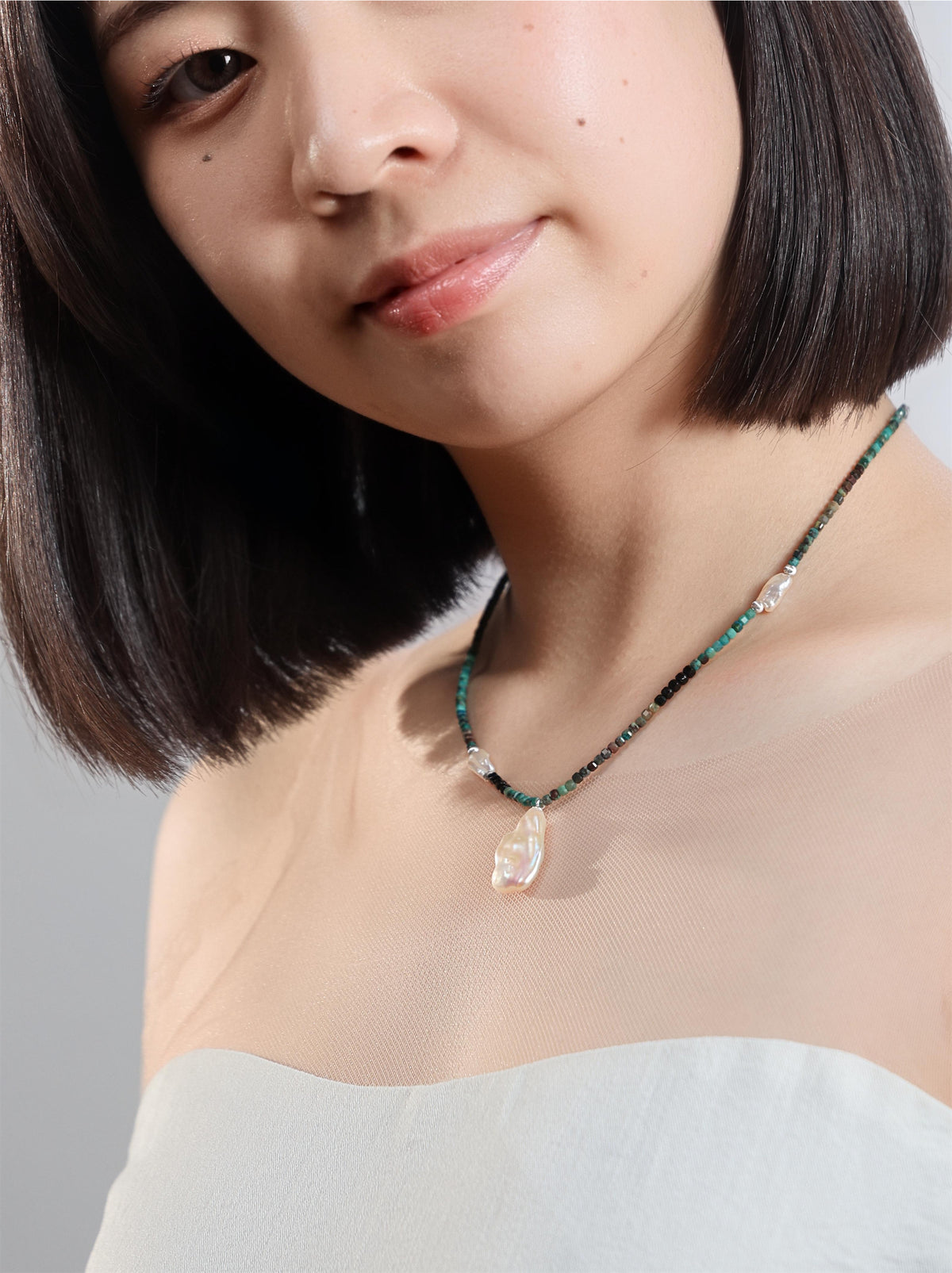 ターコイズ ネックレス 着用イメージ 横向き バロックパールの位置