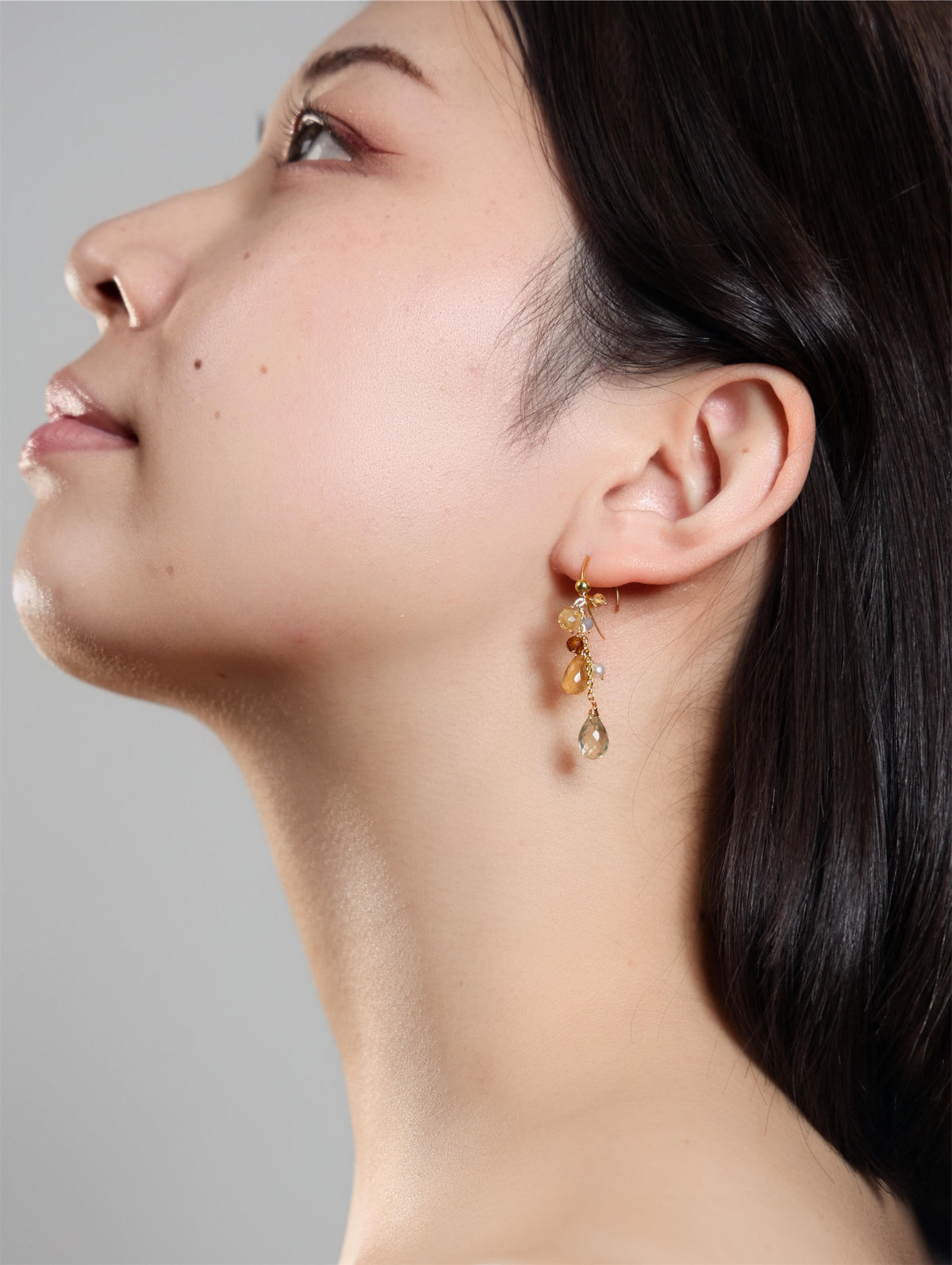 シトリン & グリーンクォーツ フープピアス〈みっつの、しずく〉天然石ドロップ 14KGF ／ 左右非対称・11月誕生石