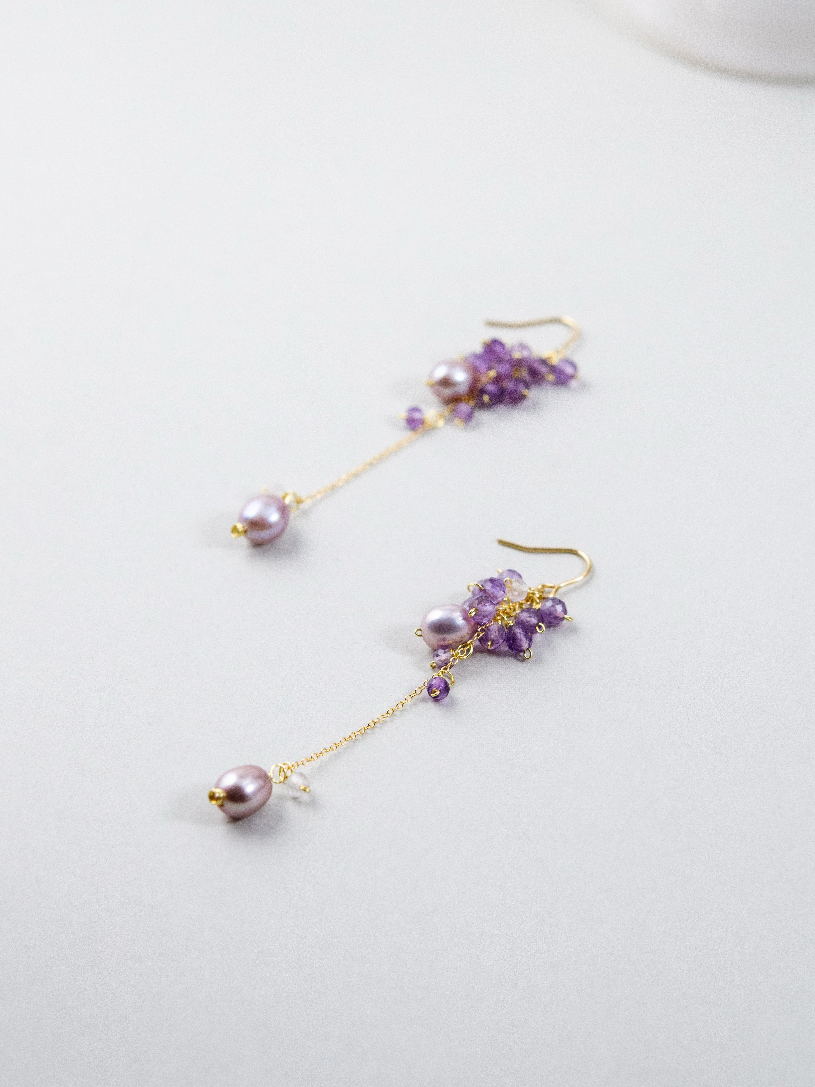 大人可愛い アクセサリー 横顔 伏し目 ニュアンス