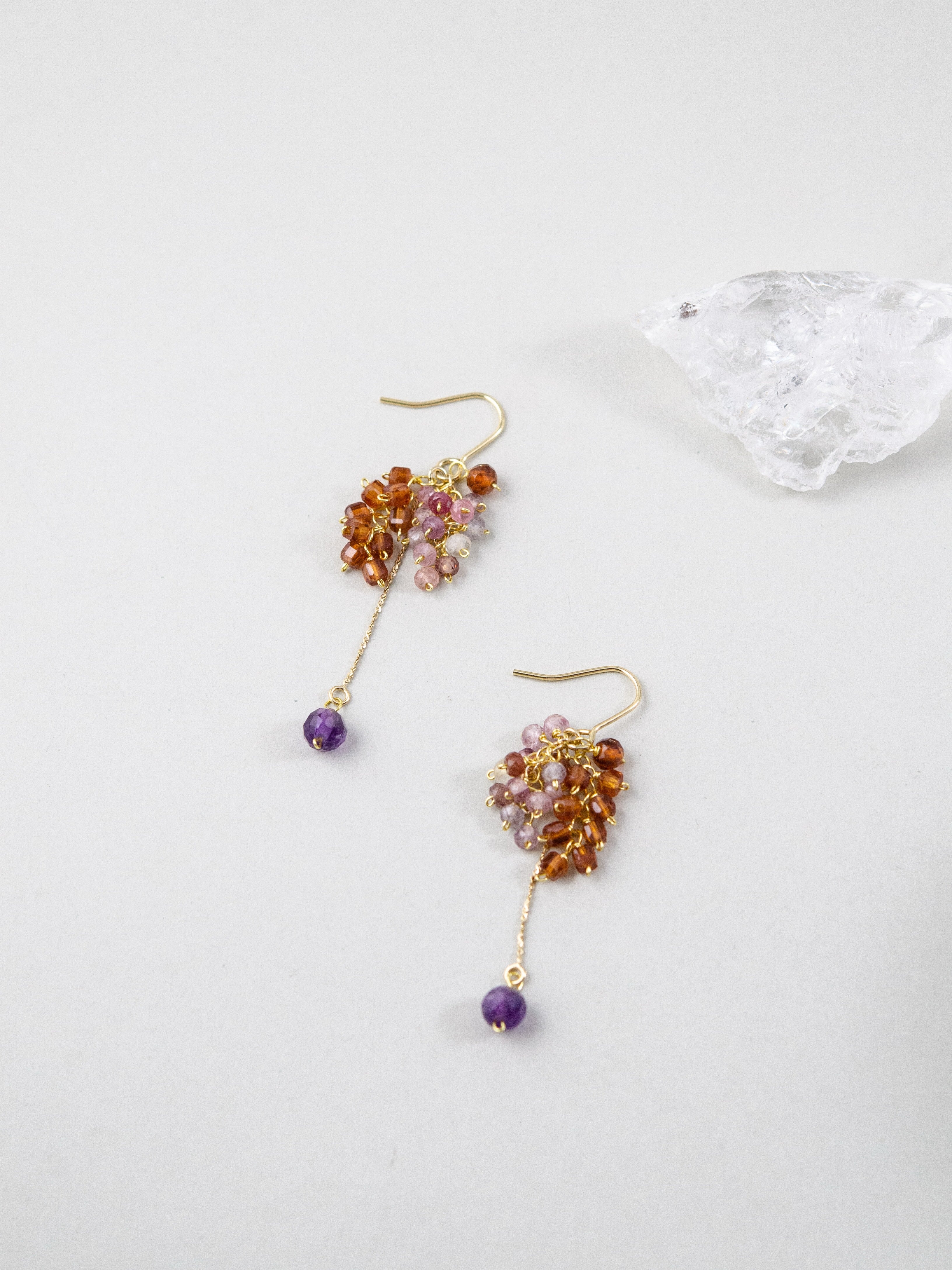 アメジスト ドロップ ピアス 置き画 形状 詳細 宝石