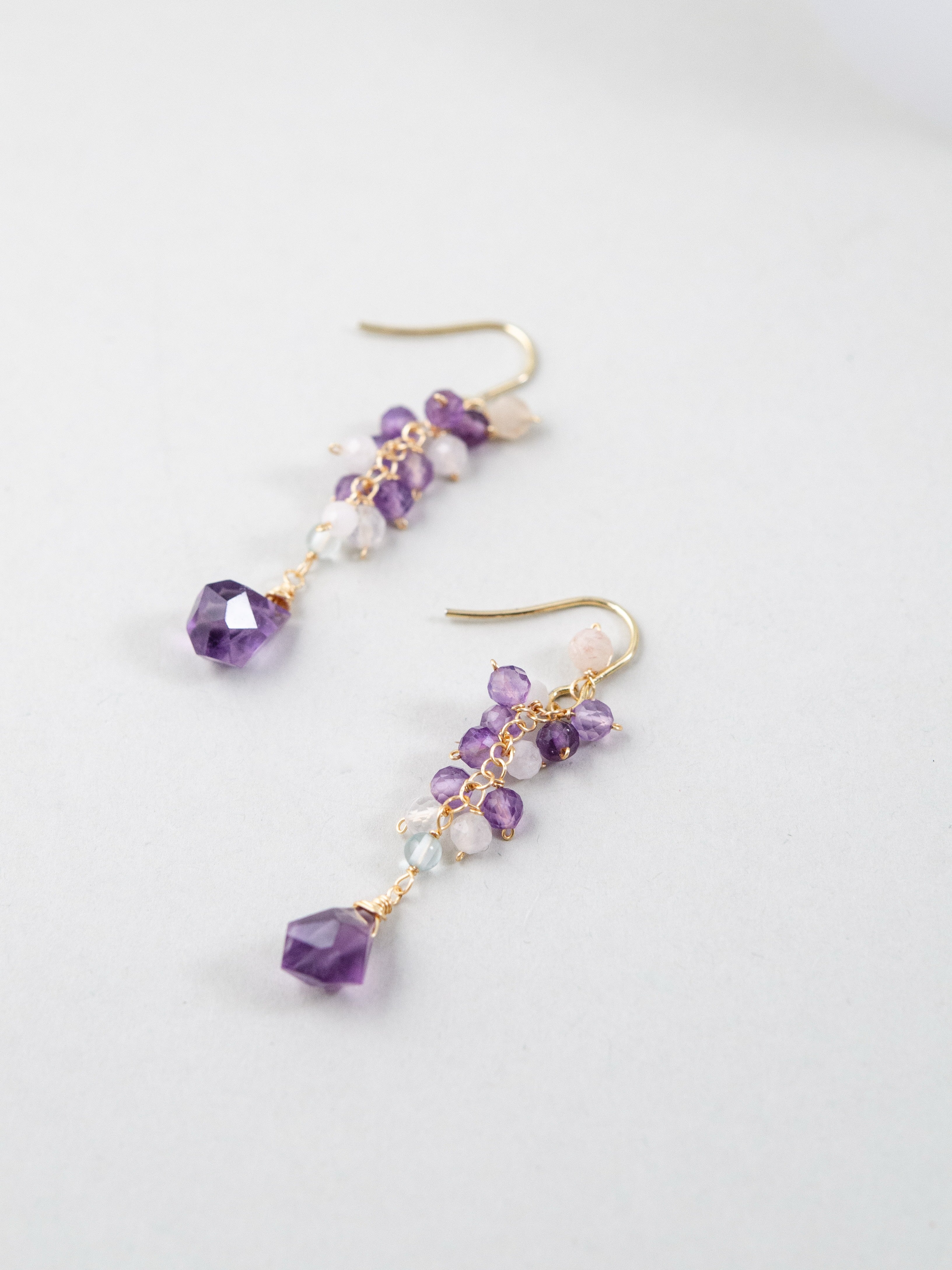 アメジスト ドロップピアス 詳細画像 揺れる菫色の房