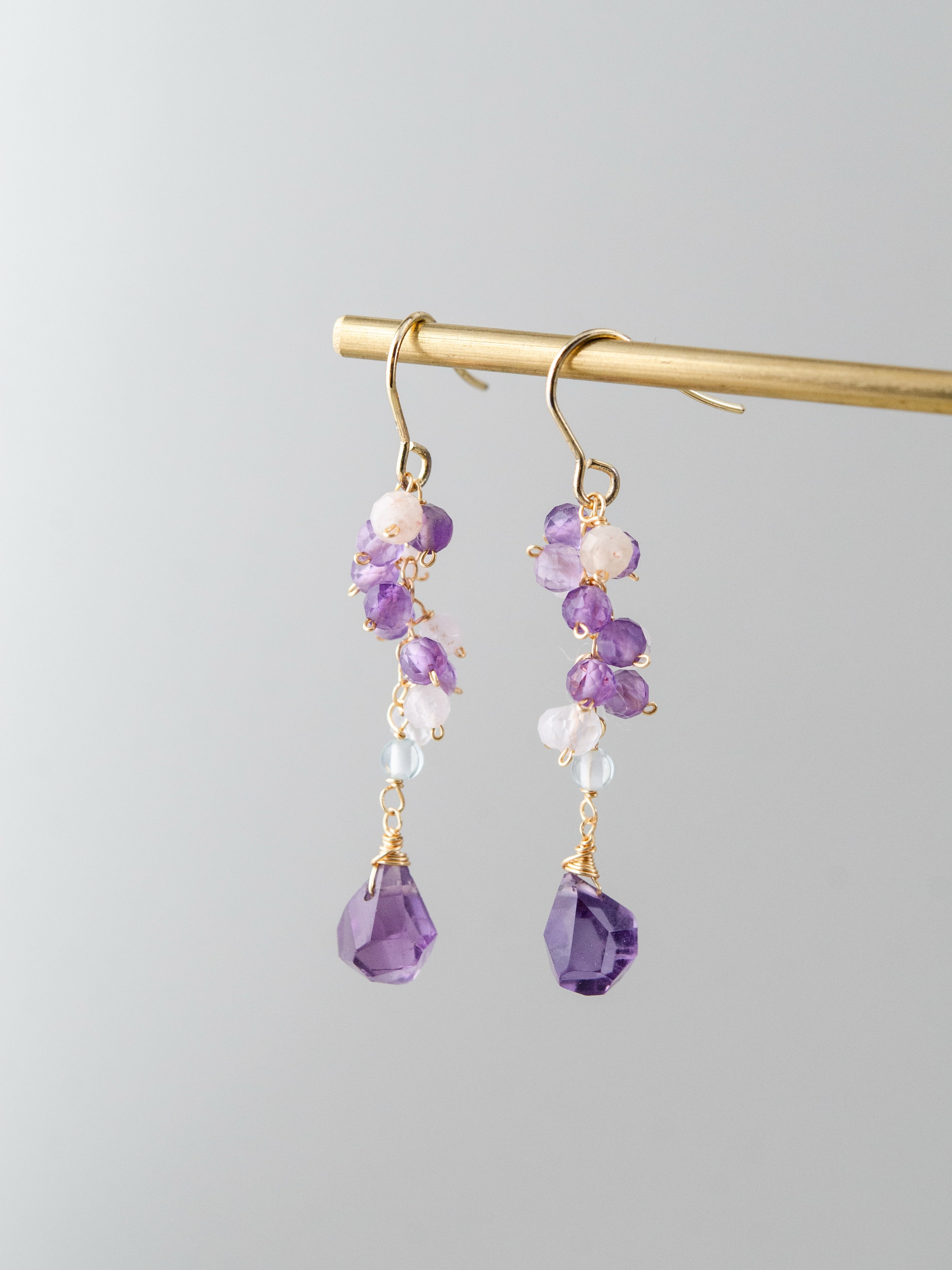 アメジスト ピアス 菫色のワルツ メイン画像 高貴な紫のグラデーション 14kgf