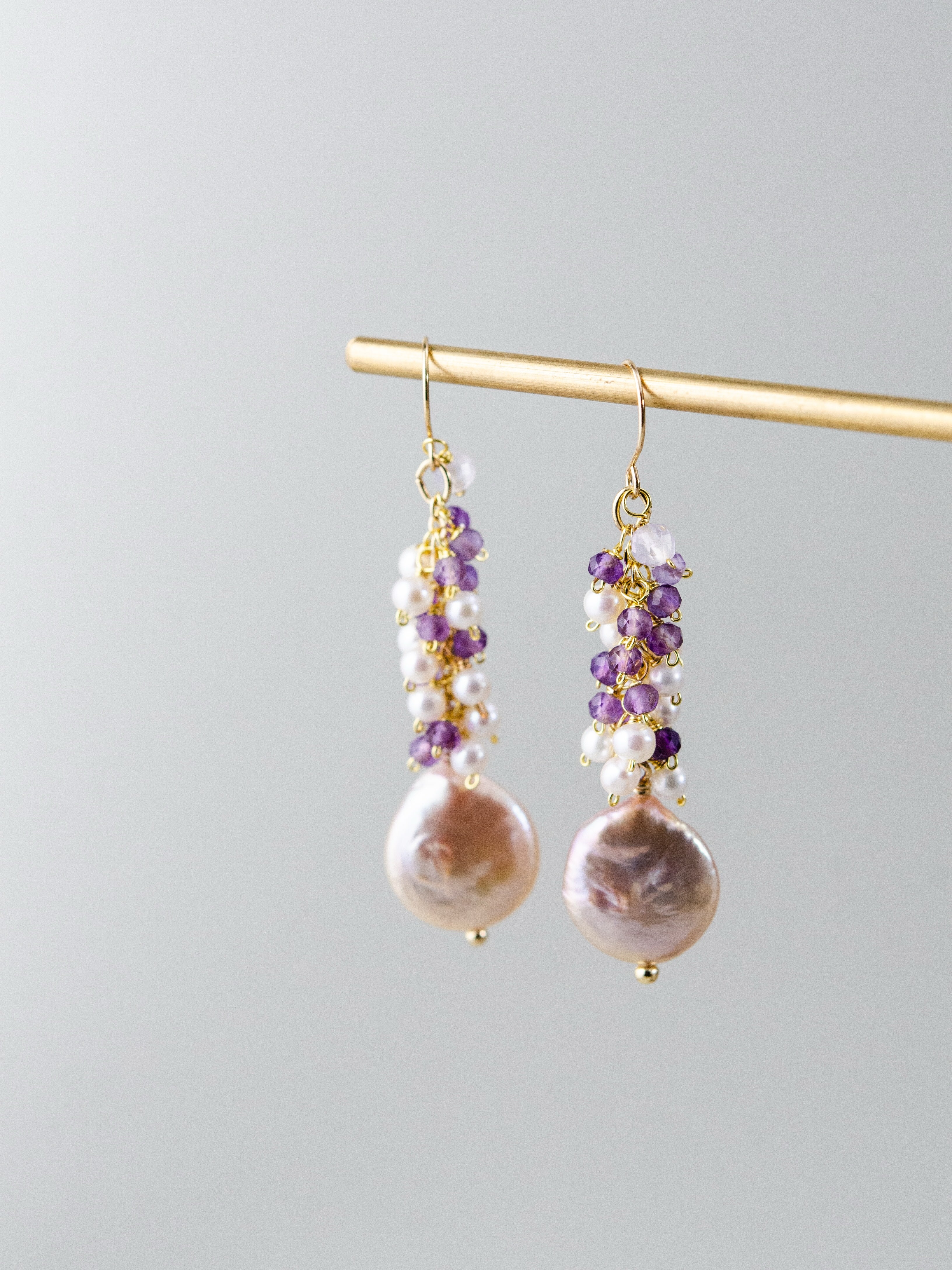 アメジスト & 淡水パール 揺れる ピアス コインパール 高貴なラベンダー 2月誕生石