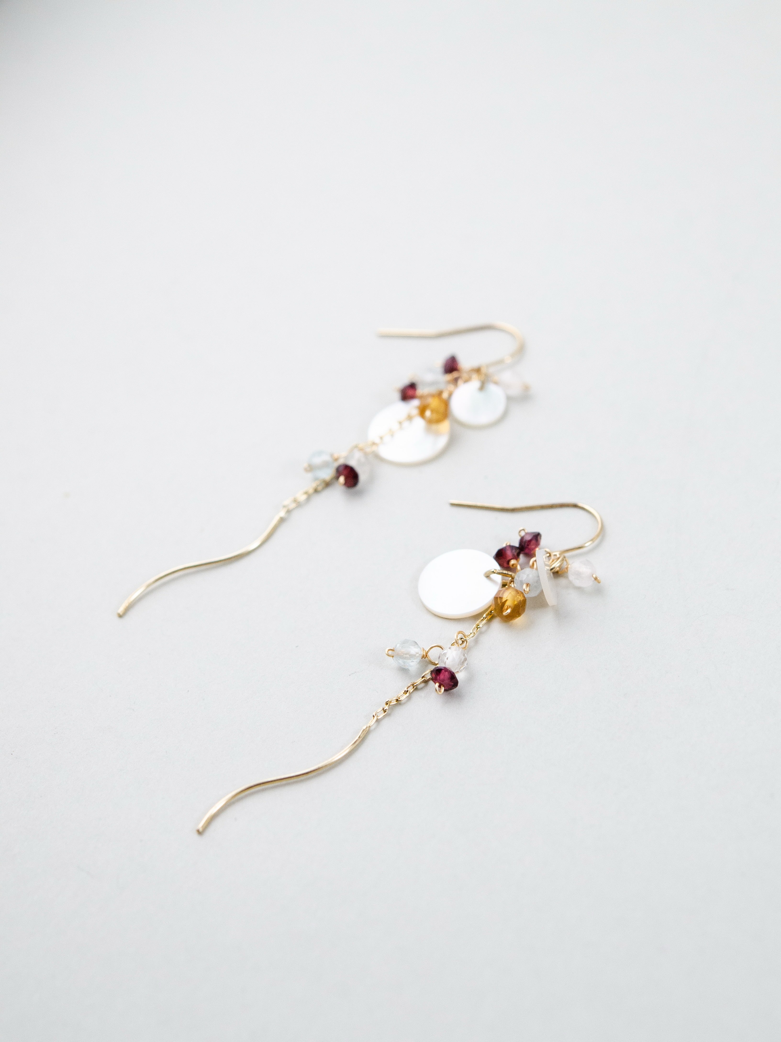 11月・1月誕生石 シトリン ガーネット ピアス 平置き全体図