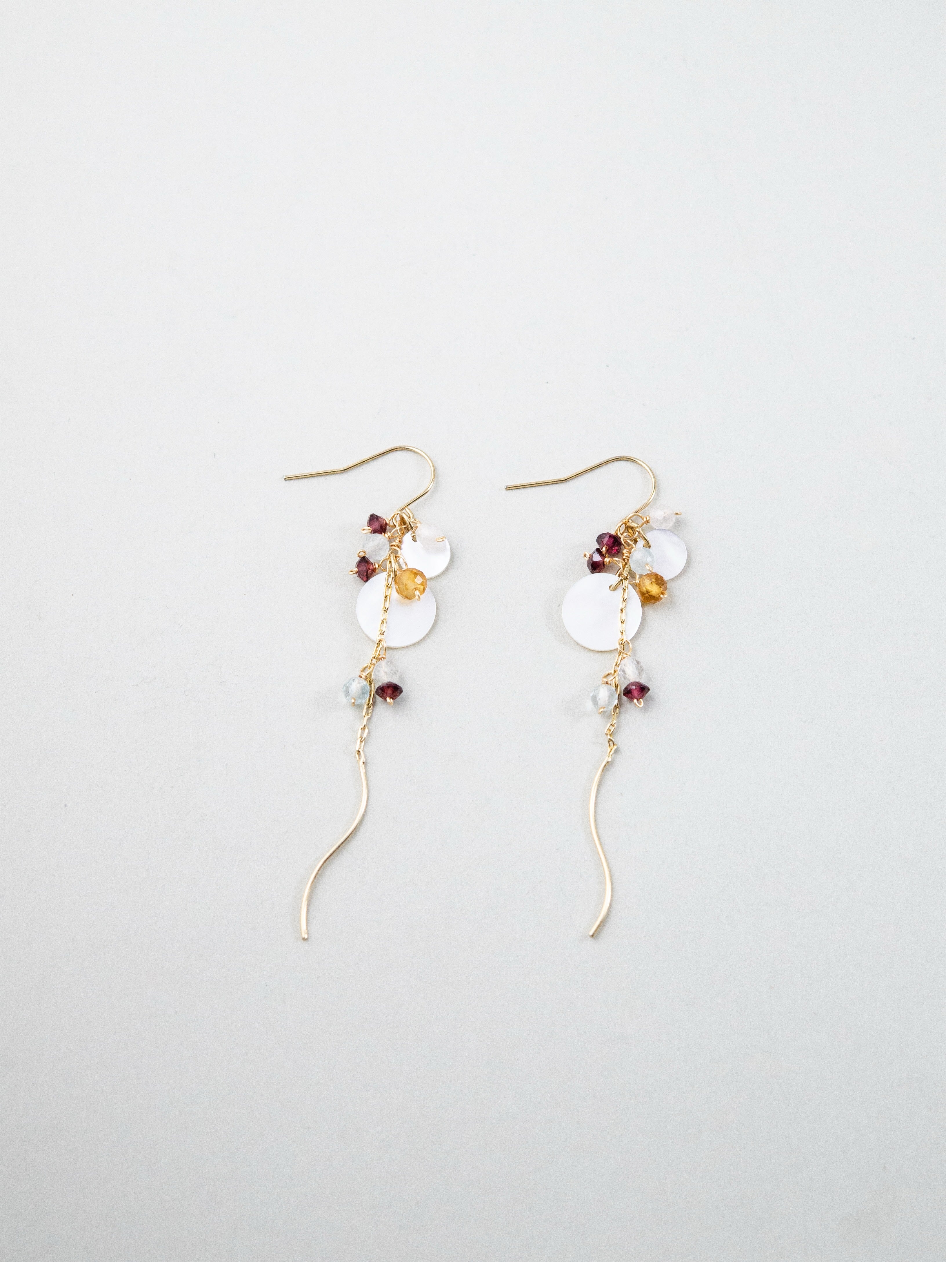 14kgf ピアス 詳細画像 繊細なゴールドチェーンと天然石