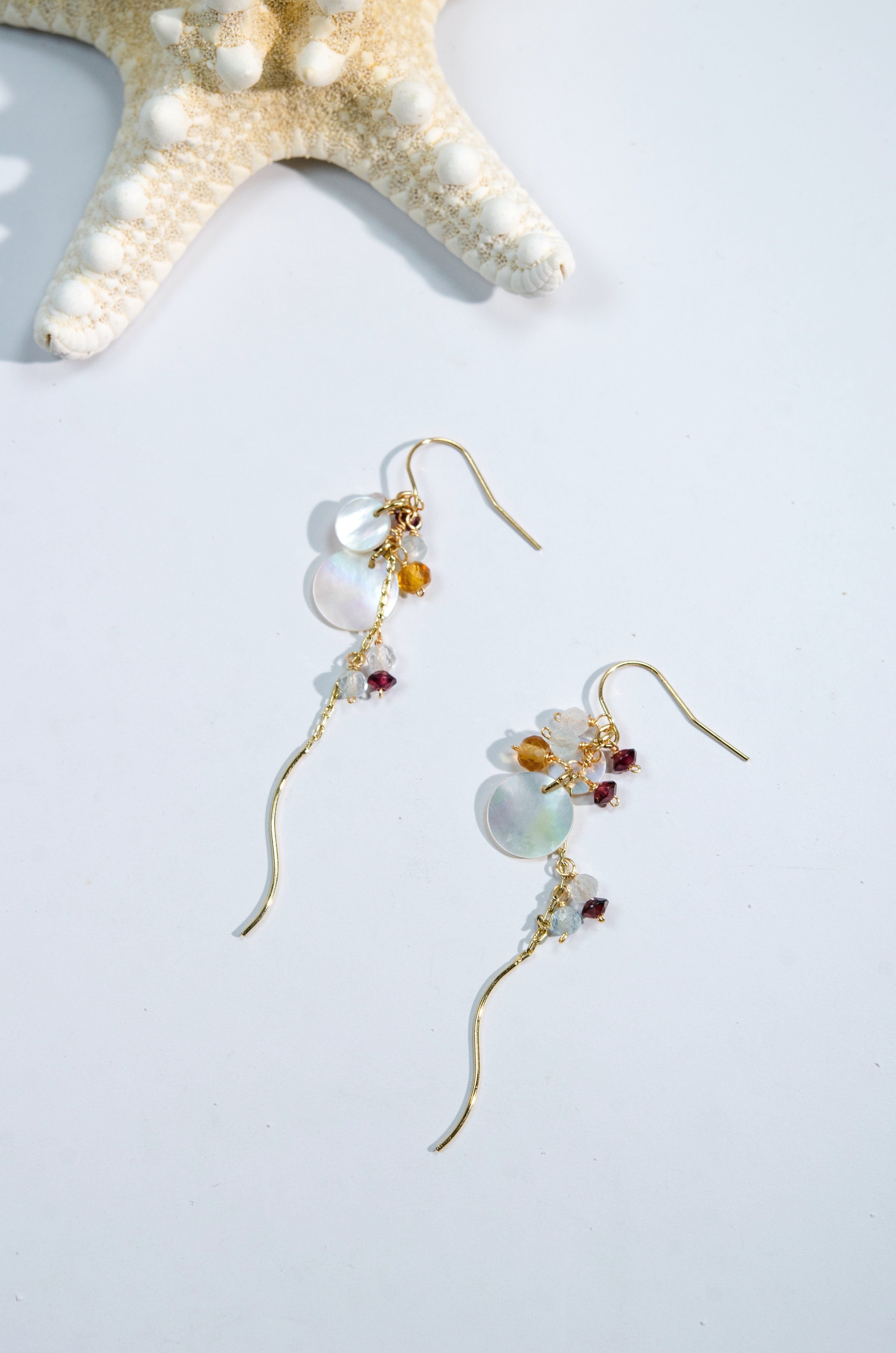 シトリン ガーネット ピアス ヒトデを使ったディスプレイ リゾート感