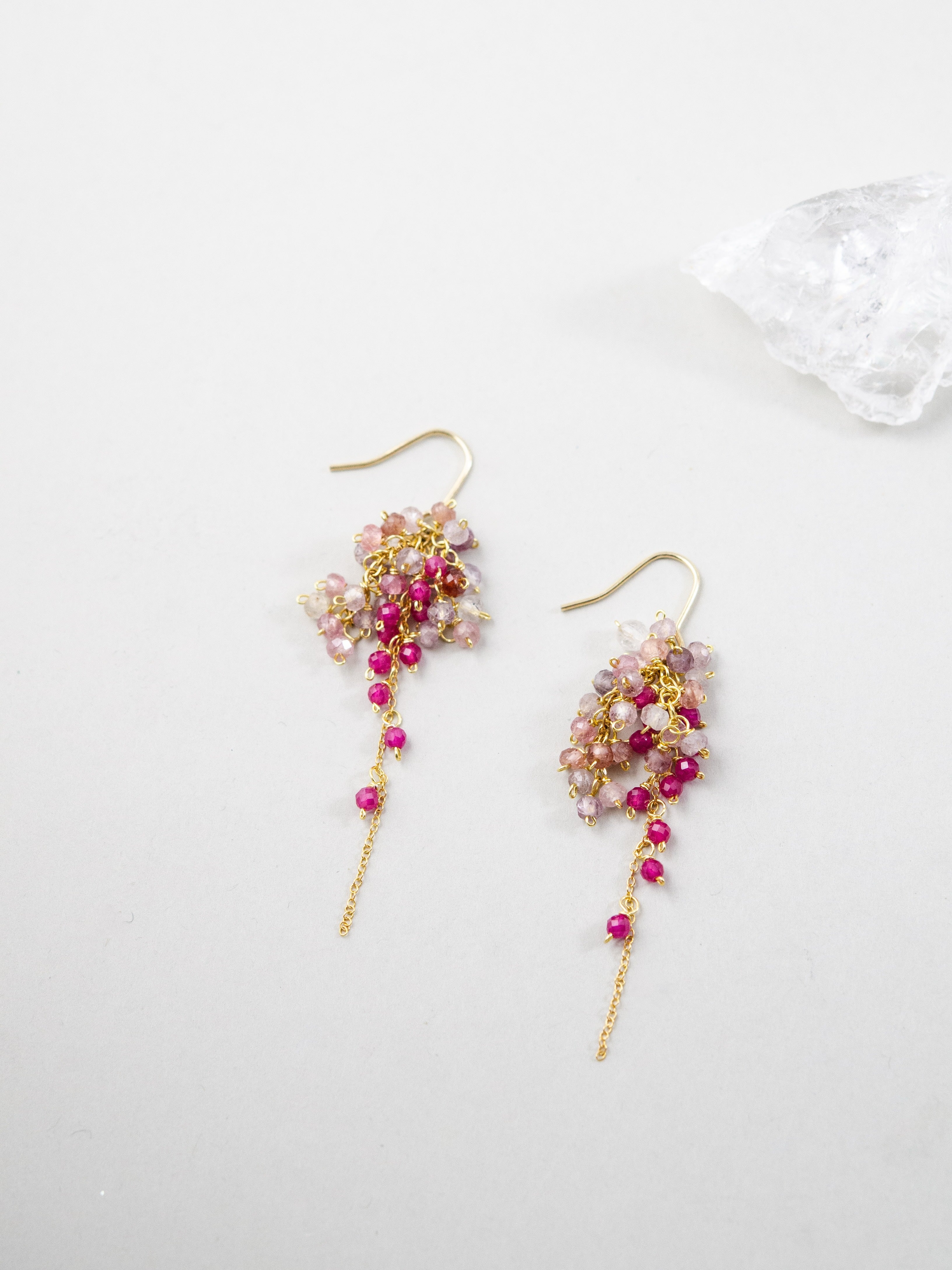 房状 ピアス デザイン 詳細 小粒 ビーズ 繊細 ハンドメイド