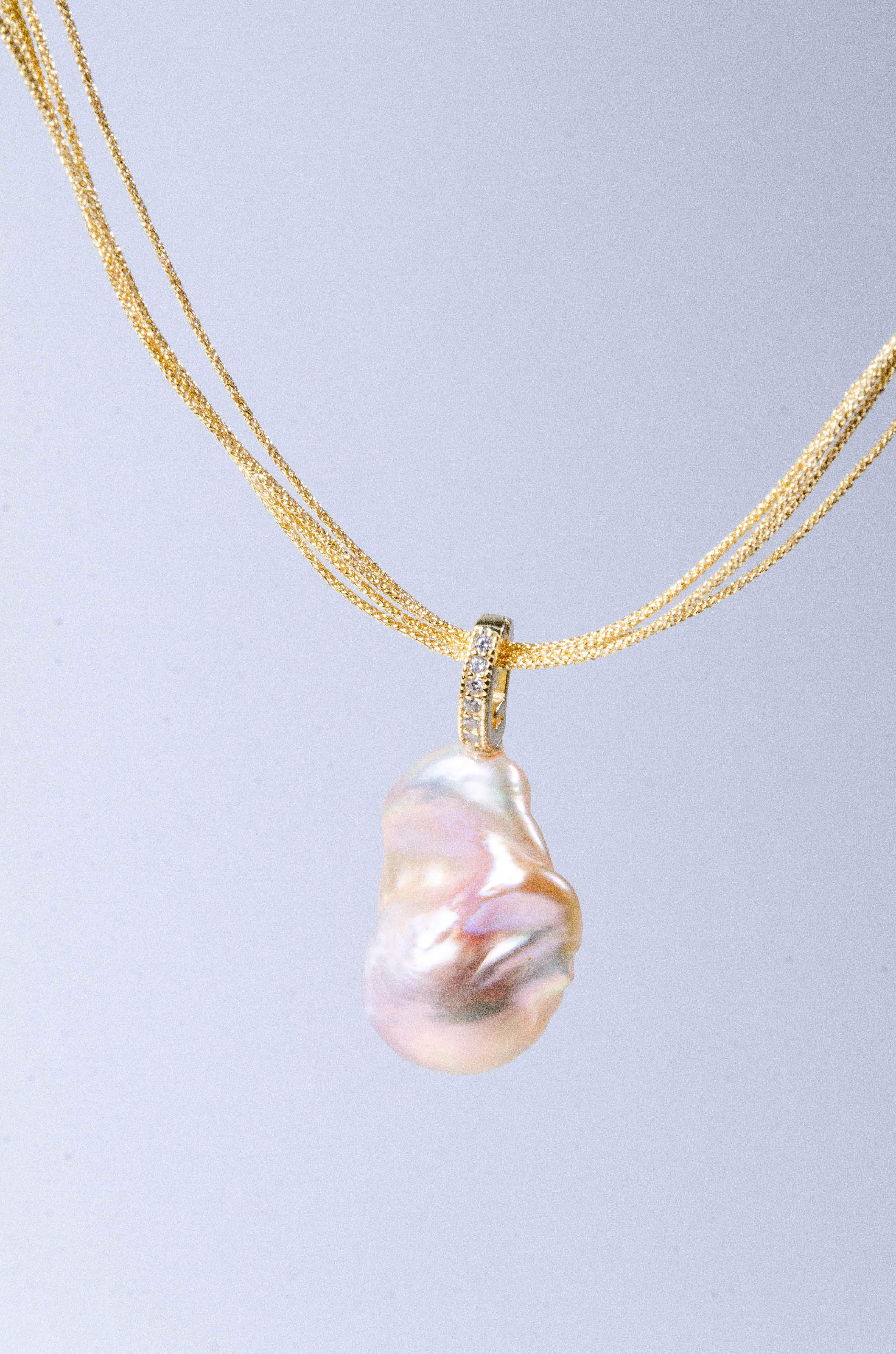 鎖骨 ネックレス 着用 美しい デコルテ ピンクパール