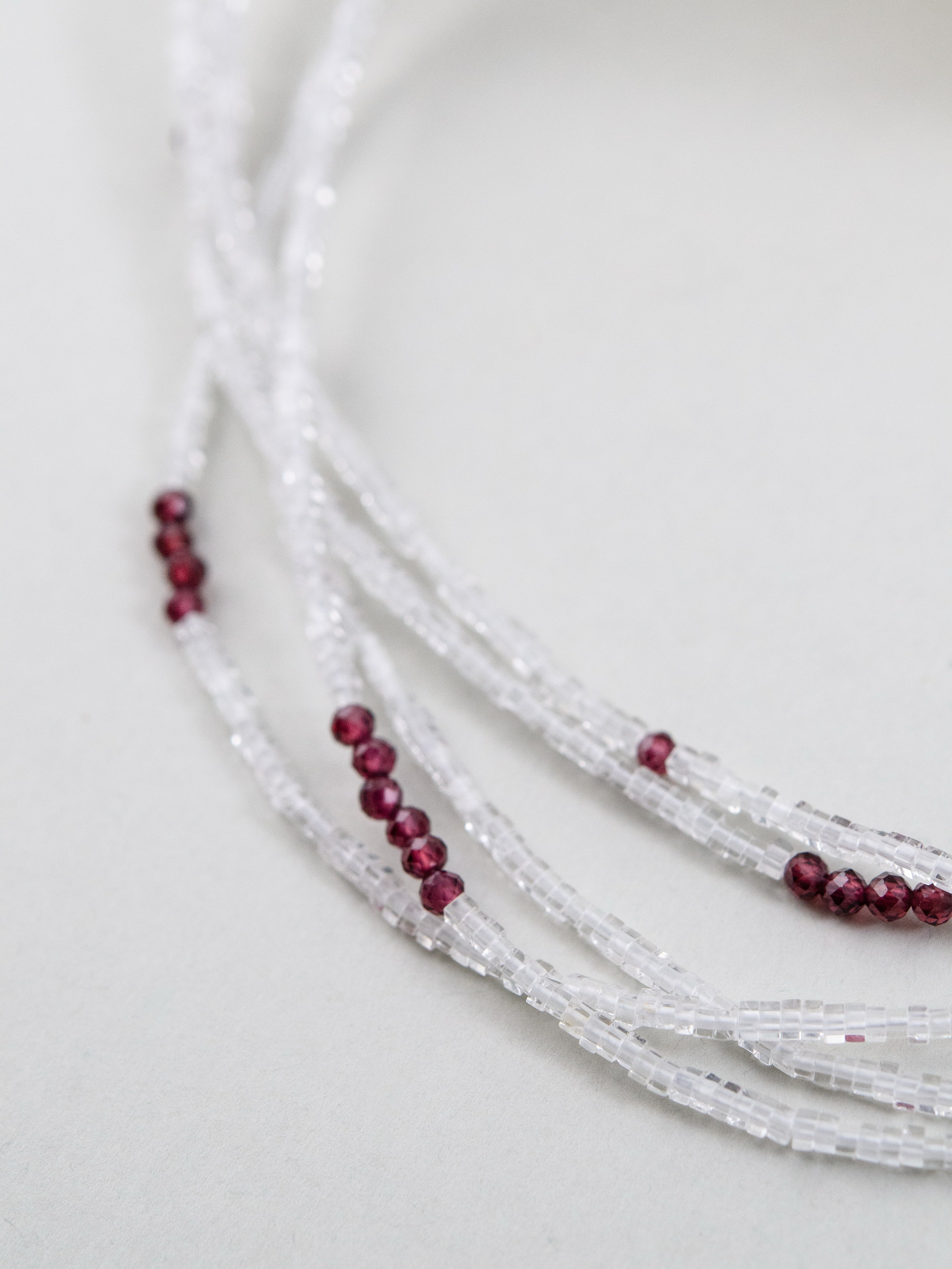 クリスタル ビーズ ガーネット 拡大 質感 透明感 天然石