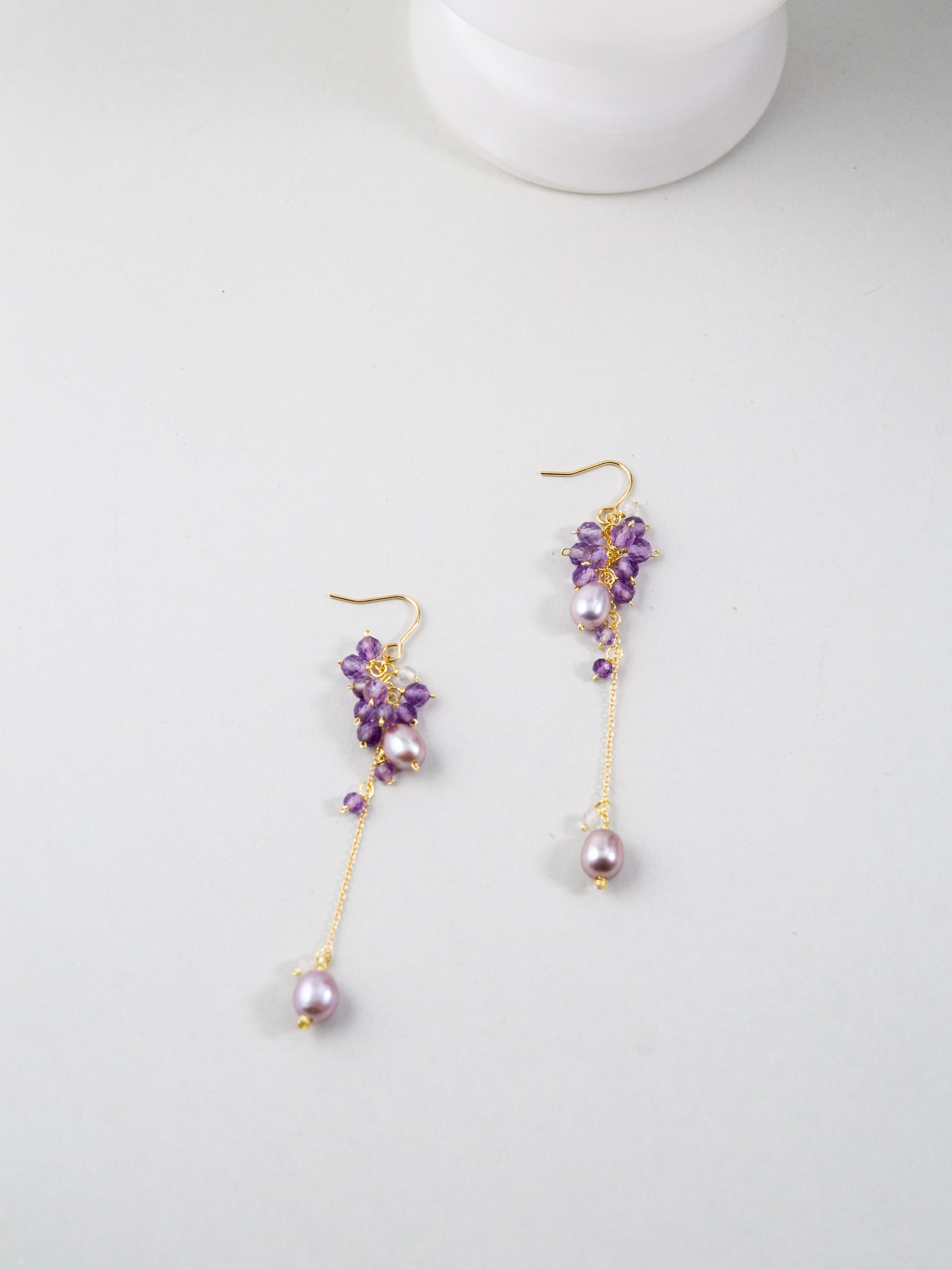 華奢 ピアス デザイン 拡大 紫のグラデーション