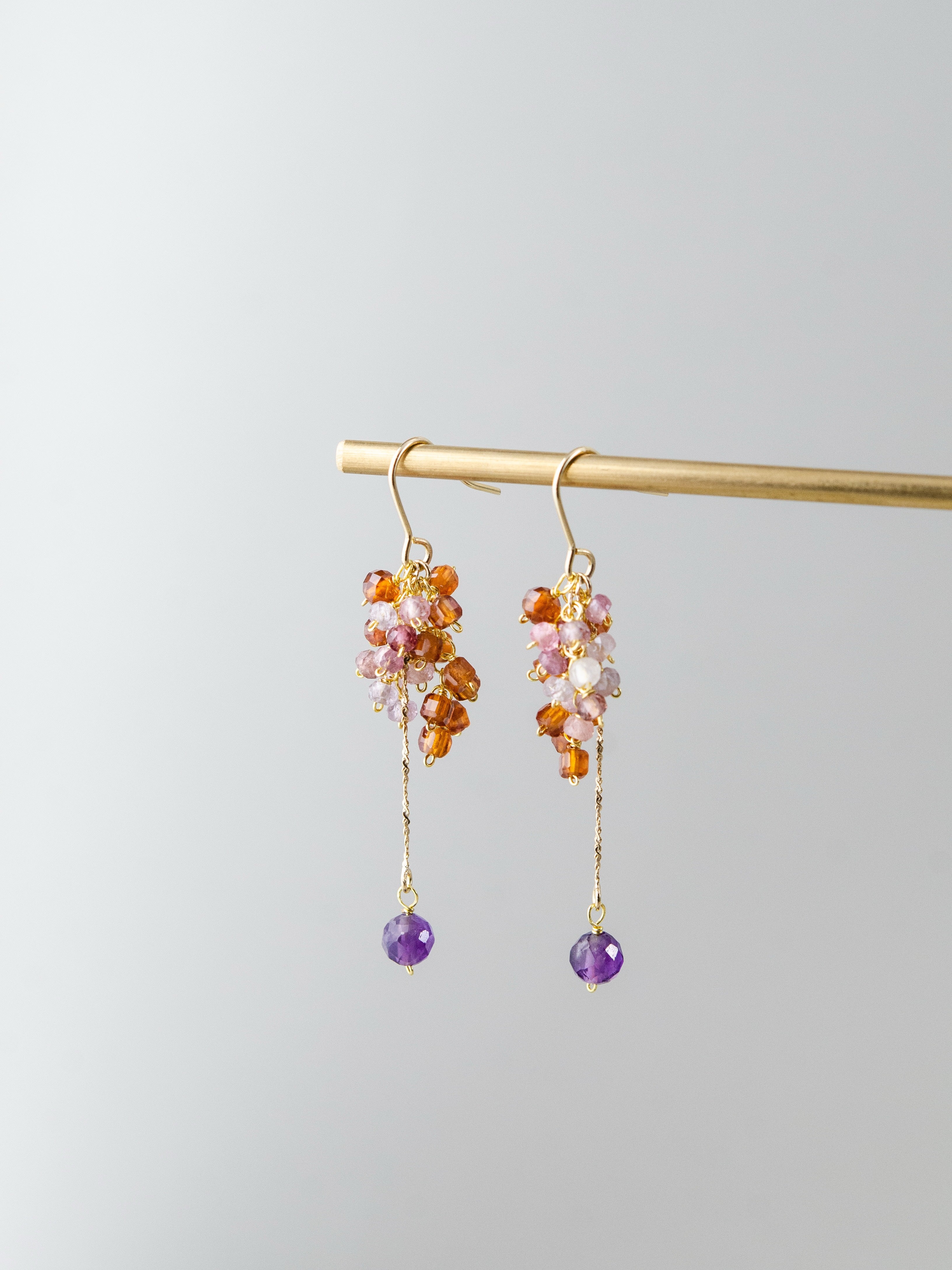 揺れる ピアス 吊り画像 14kgf ゴールド 紫 オレンジ ピンク