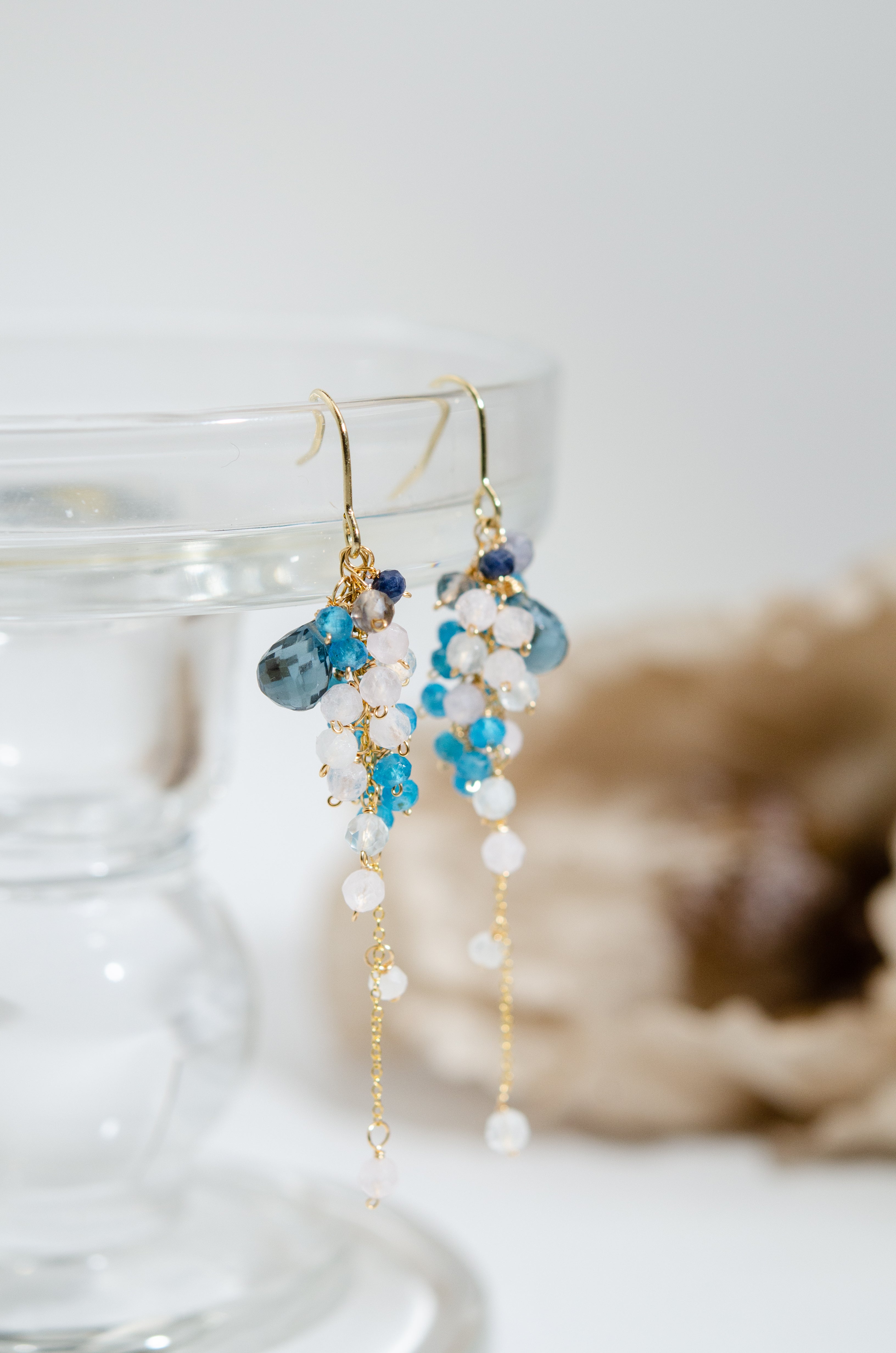 揺れる ピアス 吊り画像 ガラス ディスプレイ 涼しげ