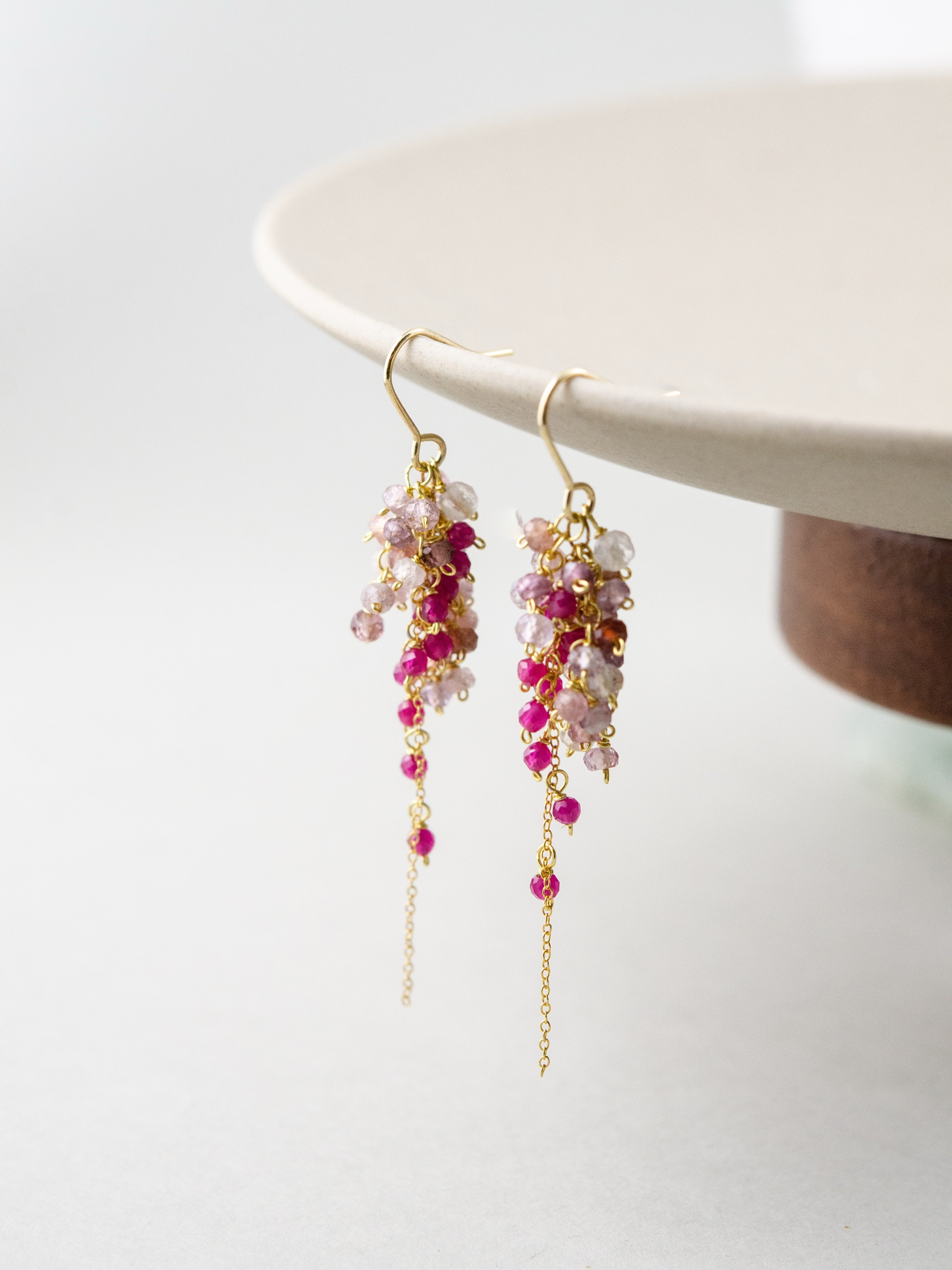 揺れる ピアス 吊り画像 ディスプレイ 14kgf ゴールド チェーン