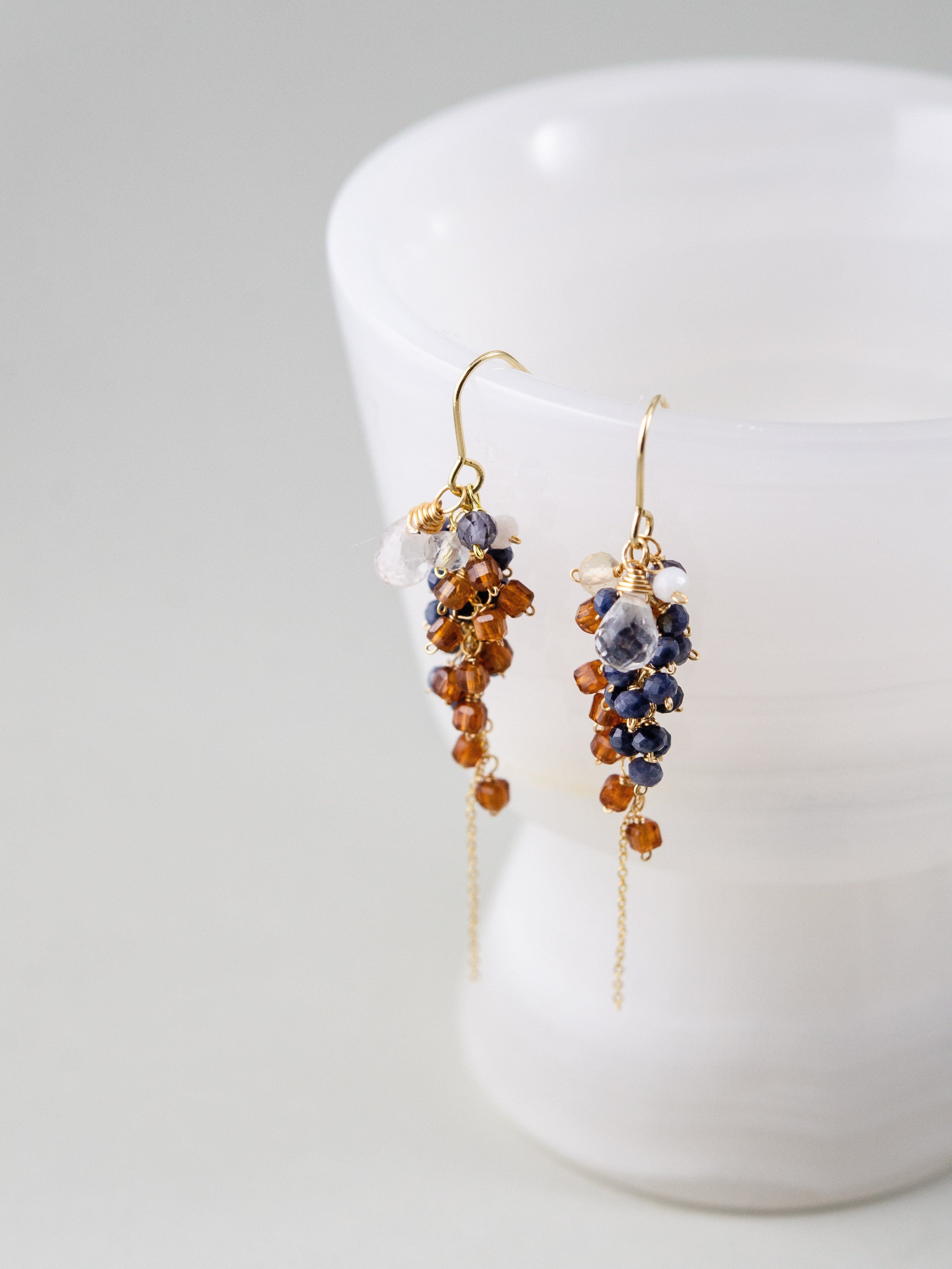 LUCINE サファイア & スペサルタイトガーネット ピアス〈夜空と太陽