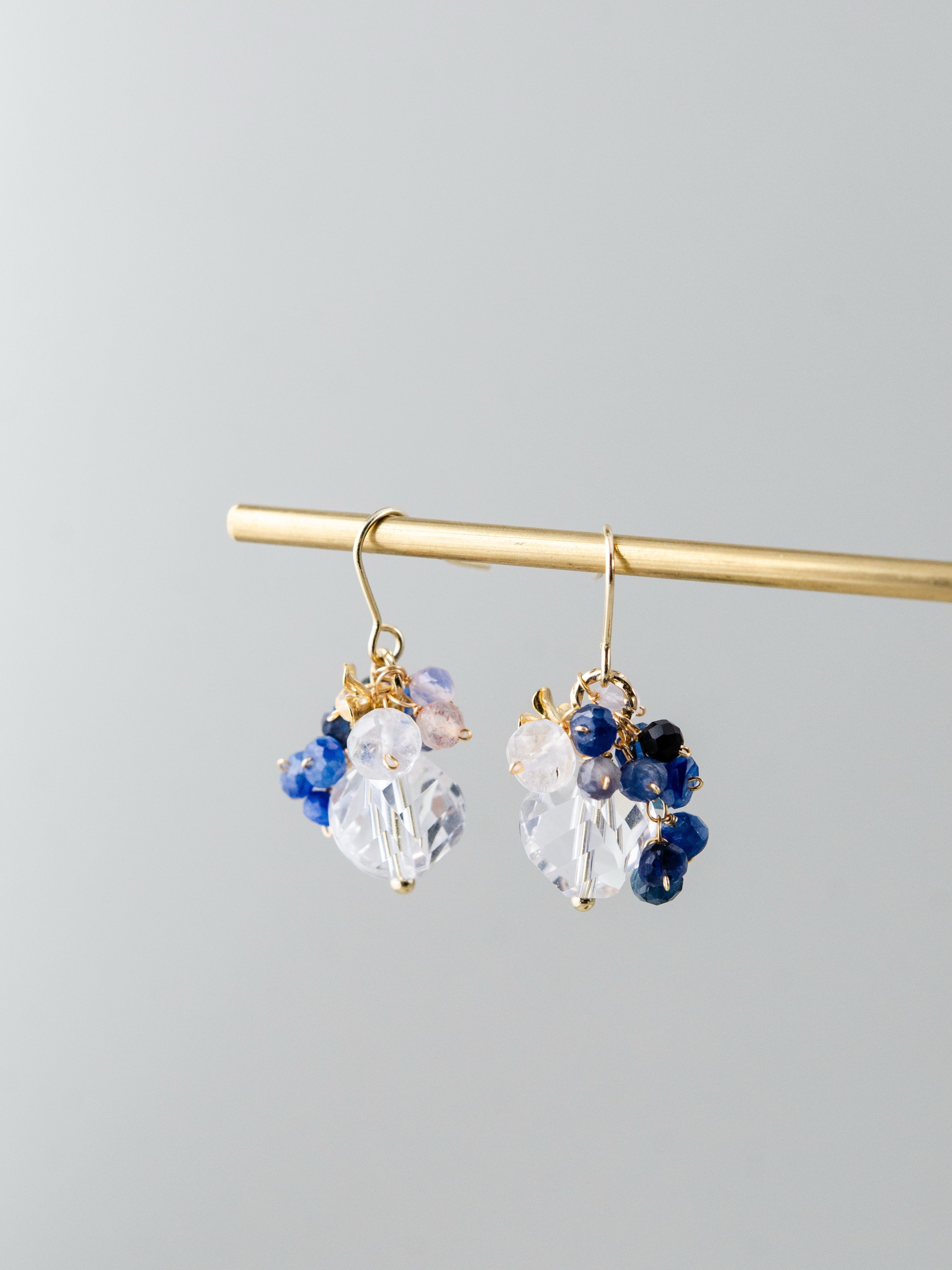 揺れる ロングピアス 側面 デザイン 14kgf 繊細