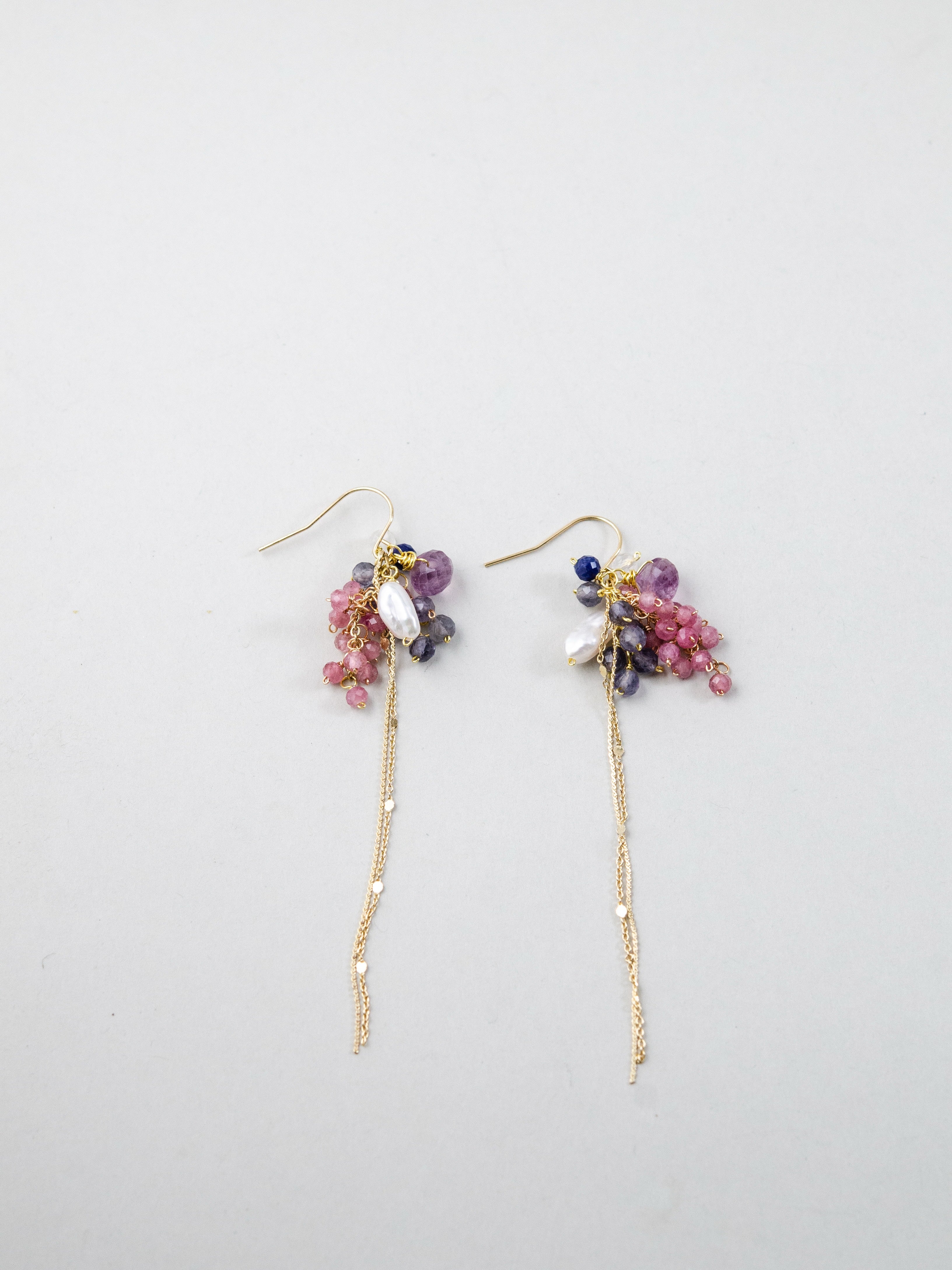 ピアス デザイン 詳細 揺れる チェーン 華奢 パーツ