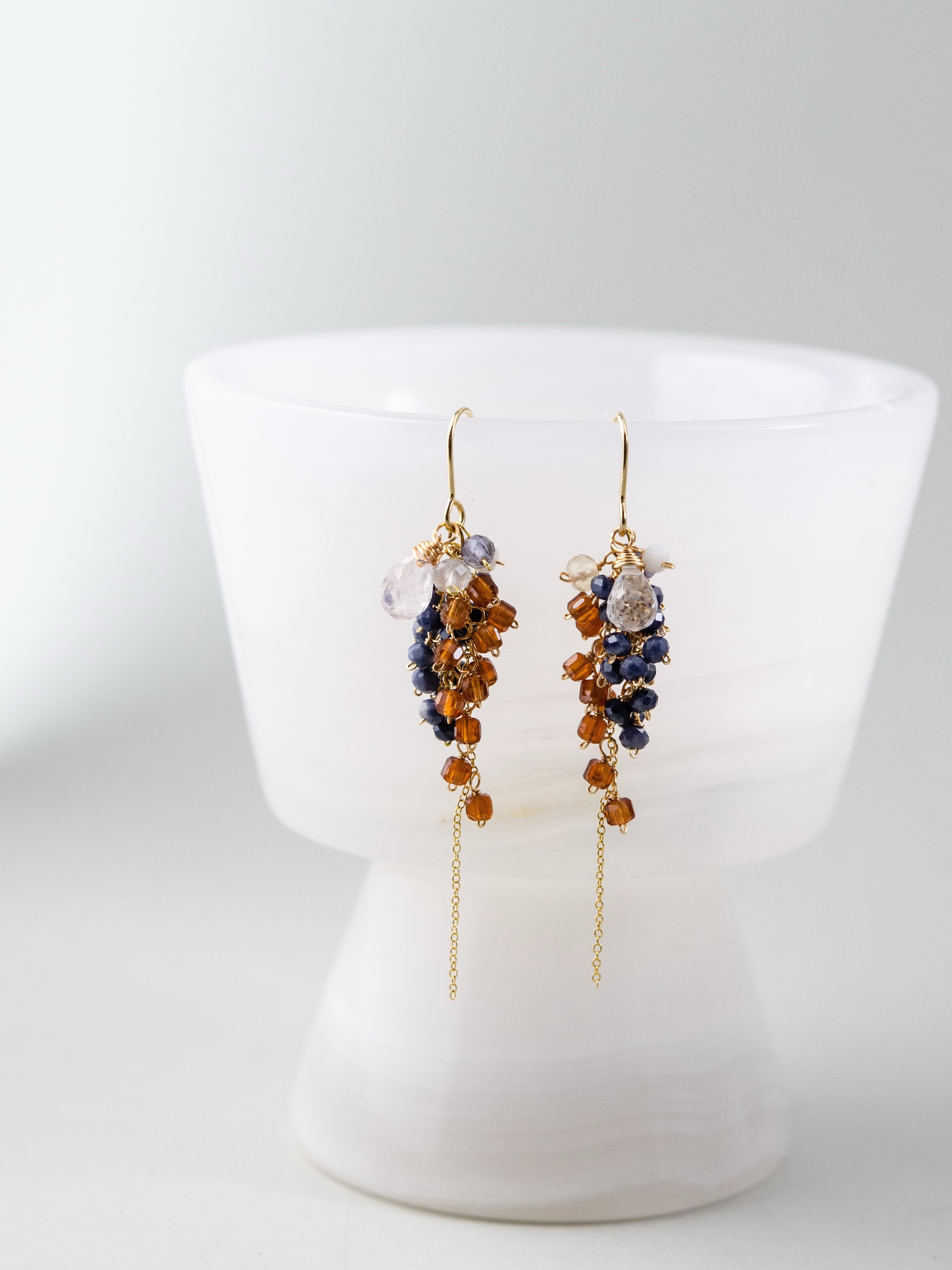 LUCINE サファイア & スペサルタイトガーネット ピアス〈夜空と太陽