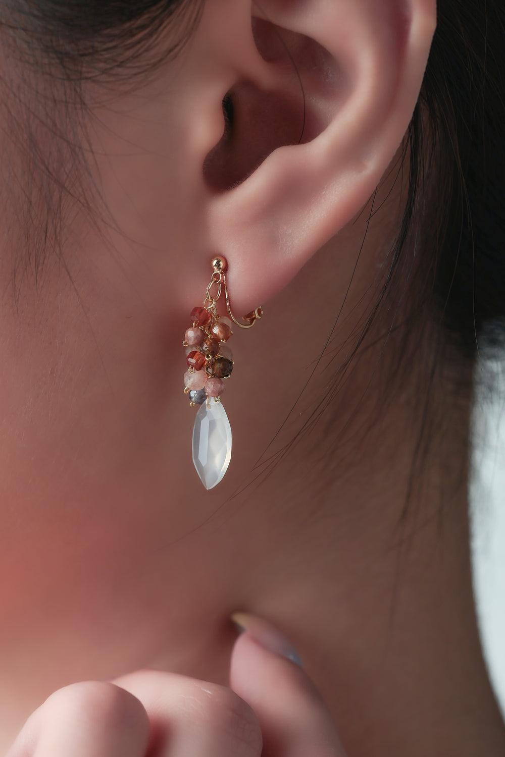 ピアス 着用 手元 仕草 贈り物 おすすめ ギフト