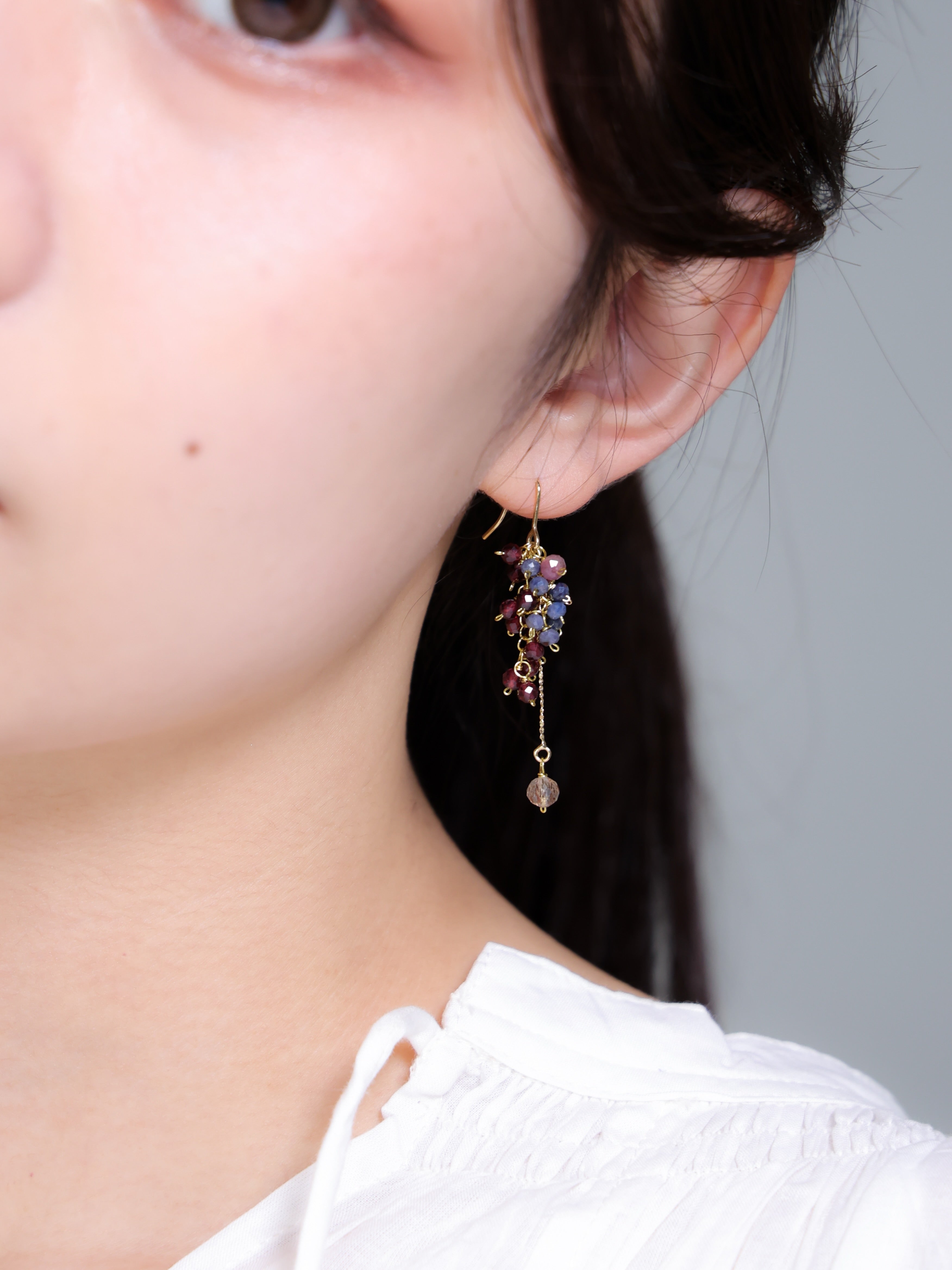 ガーネット & サファイア 揺れる ピアス - 【イヤリング変更可】深みの