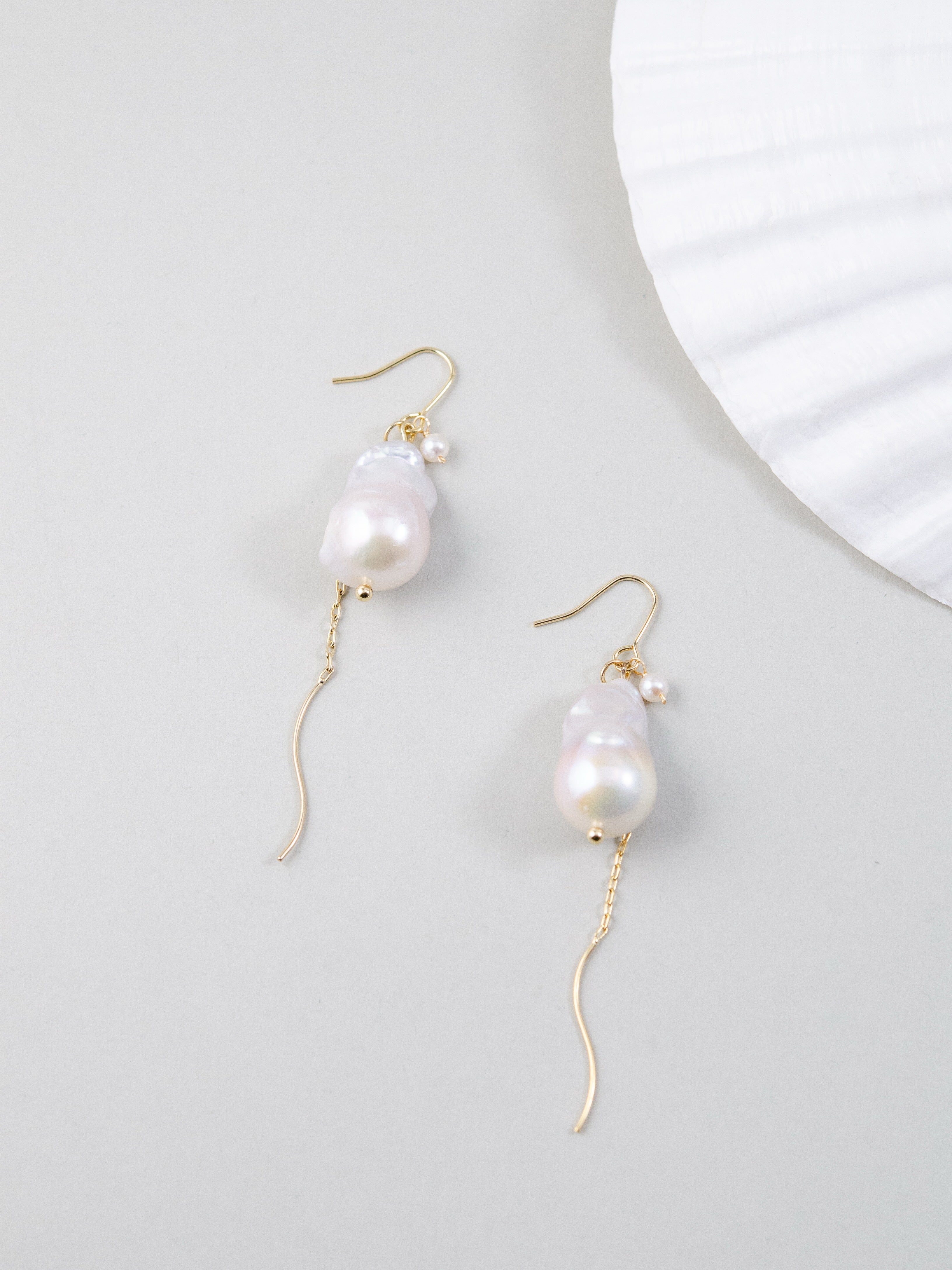 ピアス 着用 首元 サイズ感 華やか パーティー