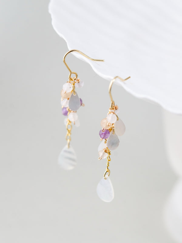 フローライト & シトリン ピアス 雨上がりのプリズム メイン画像 シェルディスプレイ