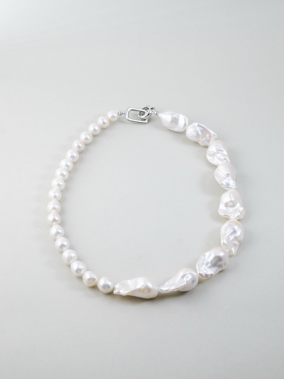 淡水パール アシンメトリー ネックレス Half & Half メイン画像 正統派とバロックの遊び心 14KGF
