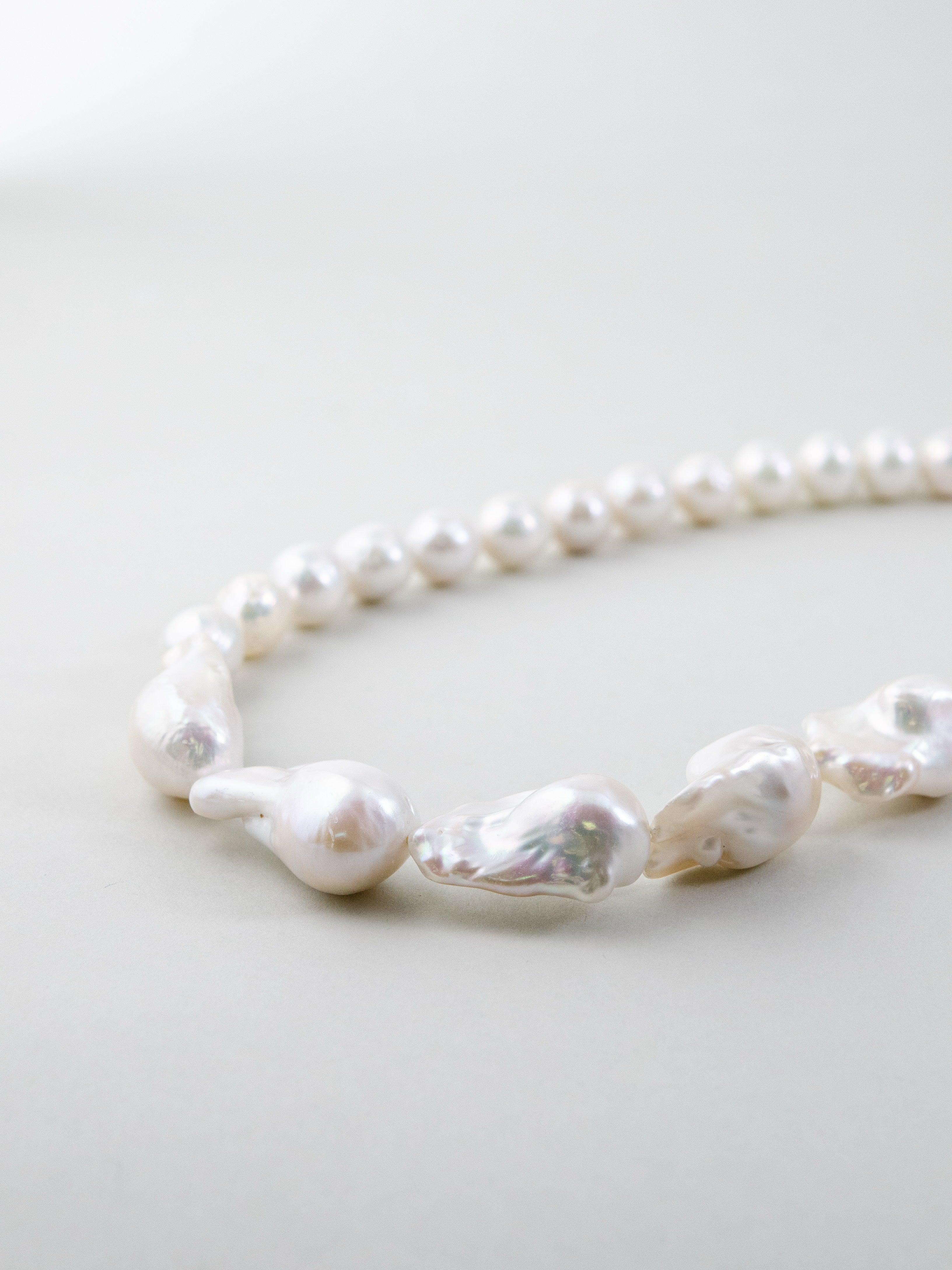 淡水パール 詳細画像 バロックパールの自然な凹凸と正統派パールの輝き