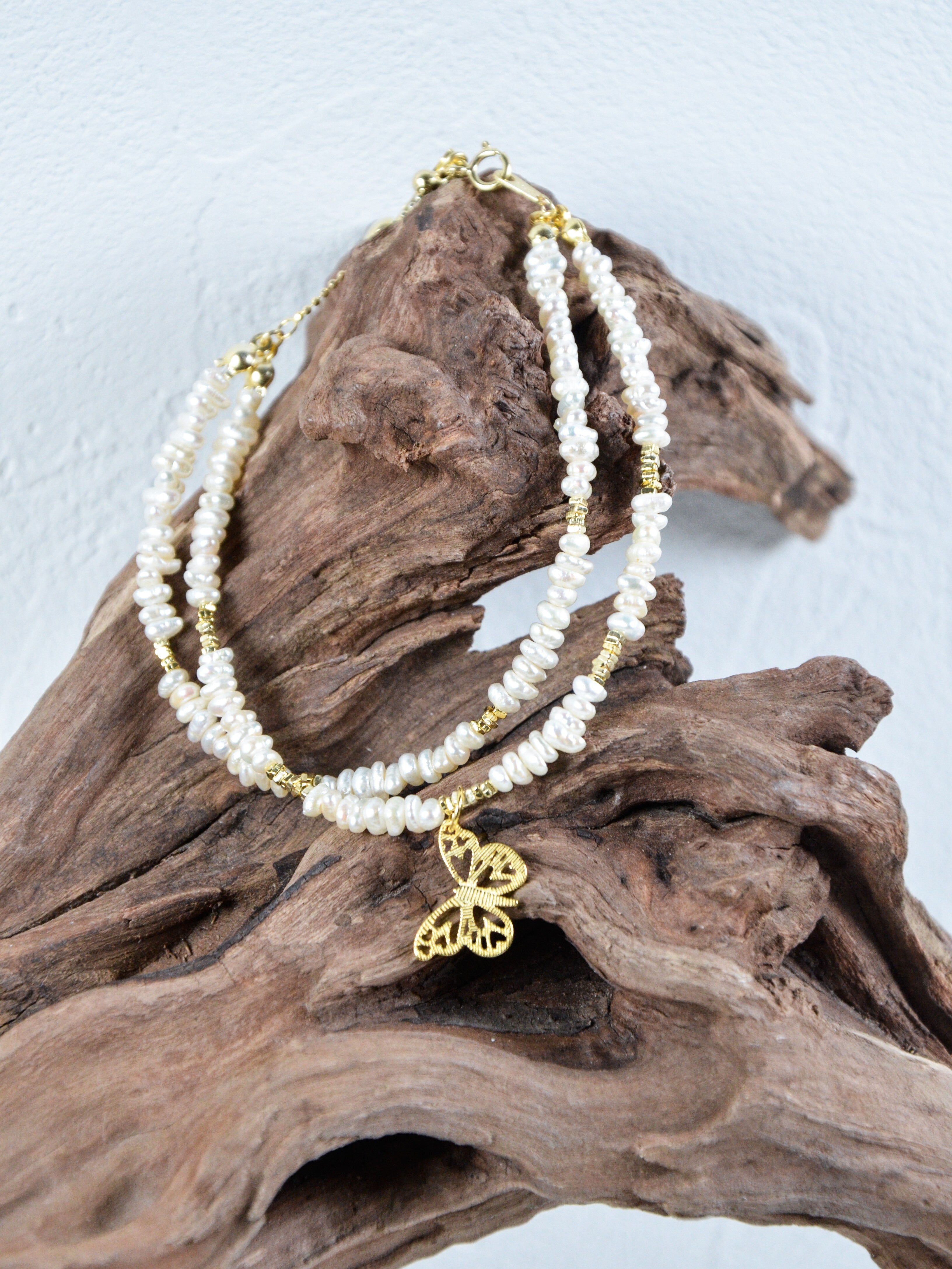 淡水パール & バタフライ 2連ブレスレット 花園の舞 メイン画像 純白の輝きと金の蝶 6月誕生石