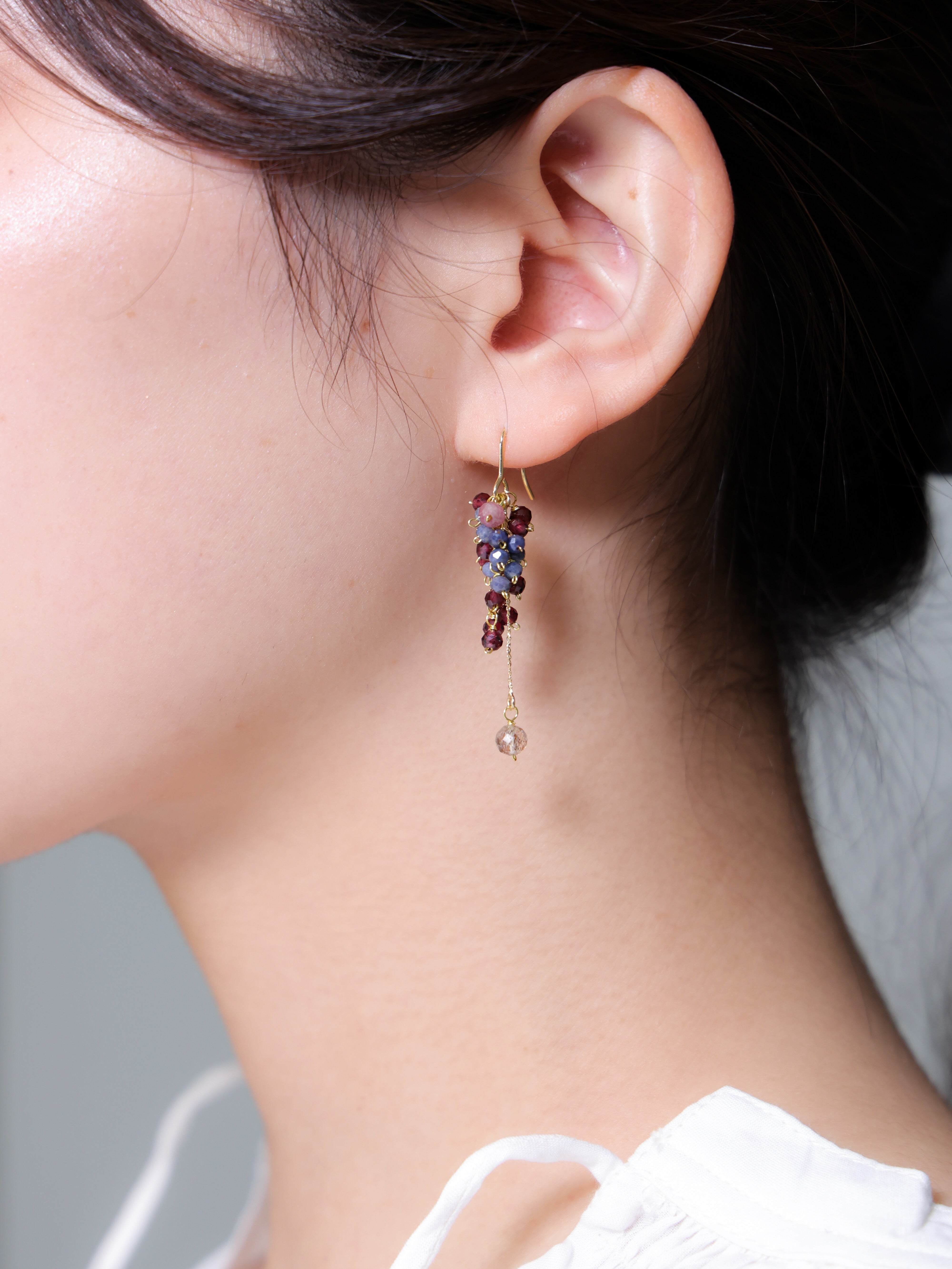 ガーネット & サファイア 揺れる ピアス - 【イヤリング変更可】深みの