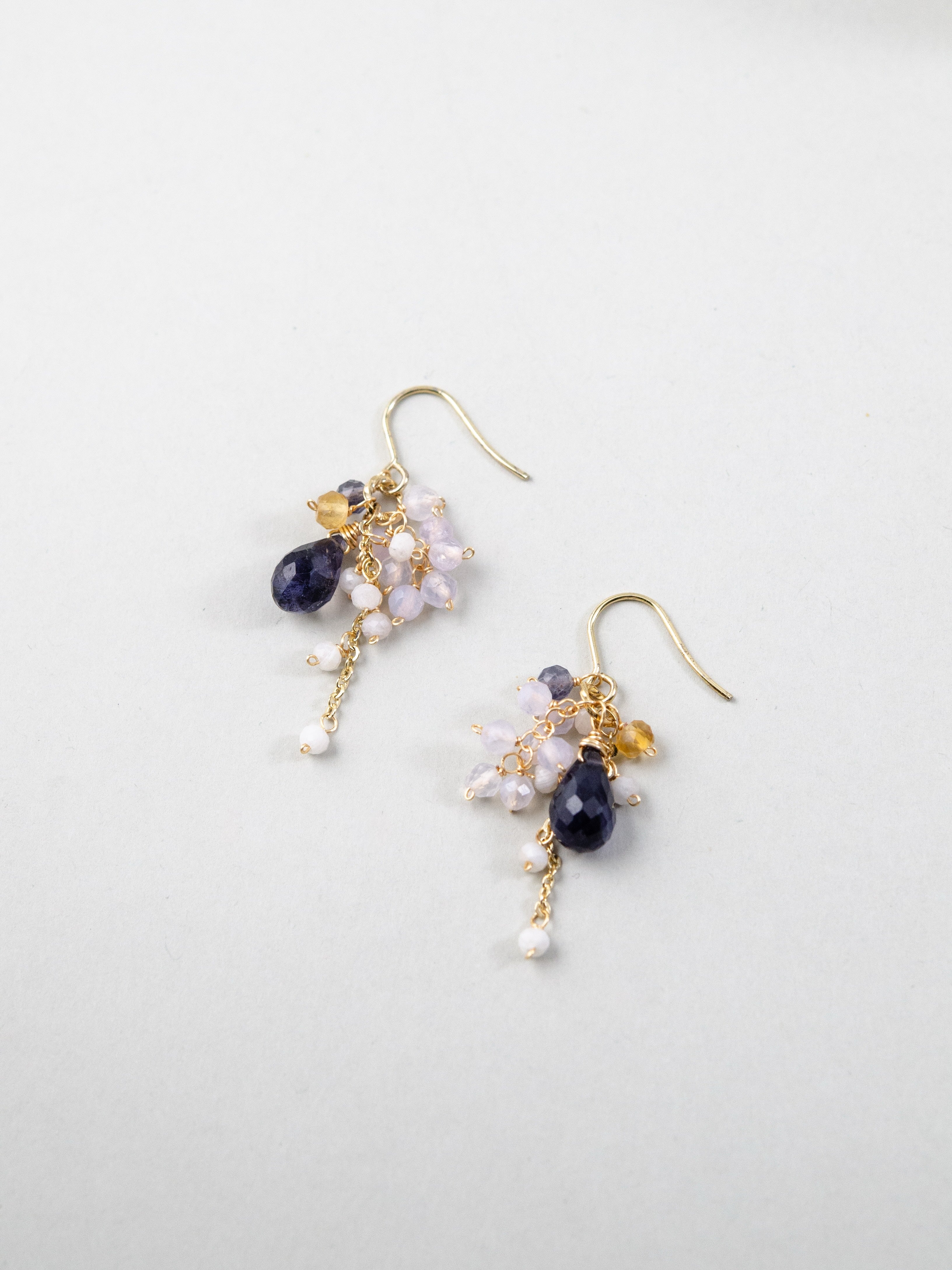 天然石 ピアス 置き画 ペア アイオライト カルセドニー 組み合わせ