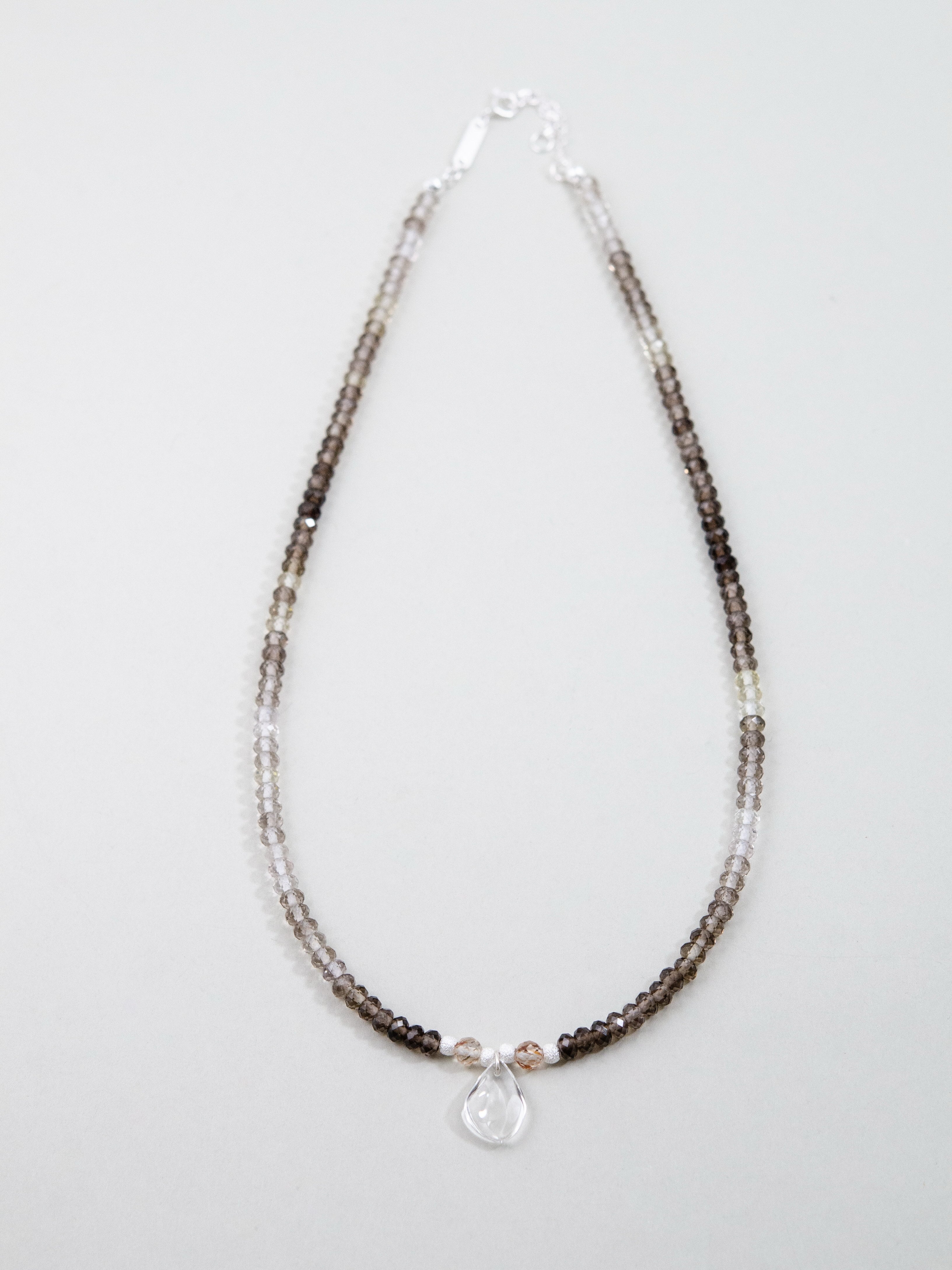 天然石 ネックレス 置き画 全体像 雫 デザイン SV925