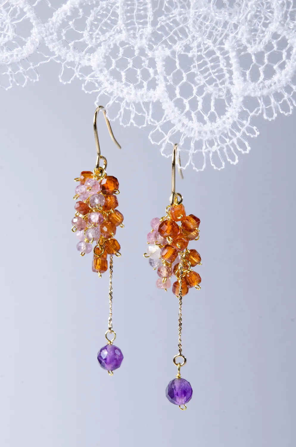 ギフト おすすめ ピアス レース ディスプレイ ロマンチック 夕暮れ