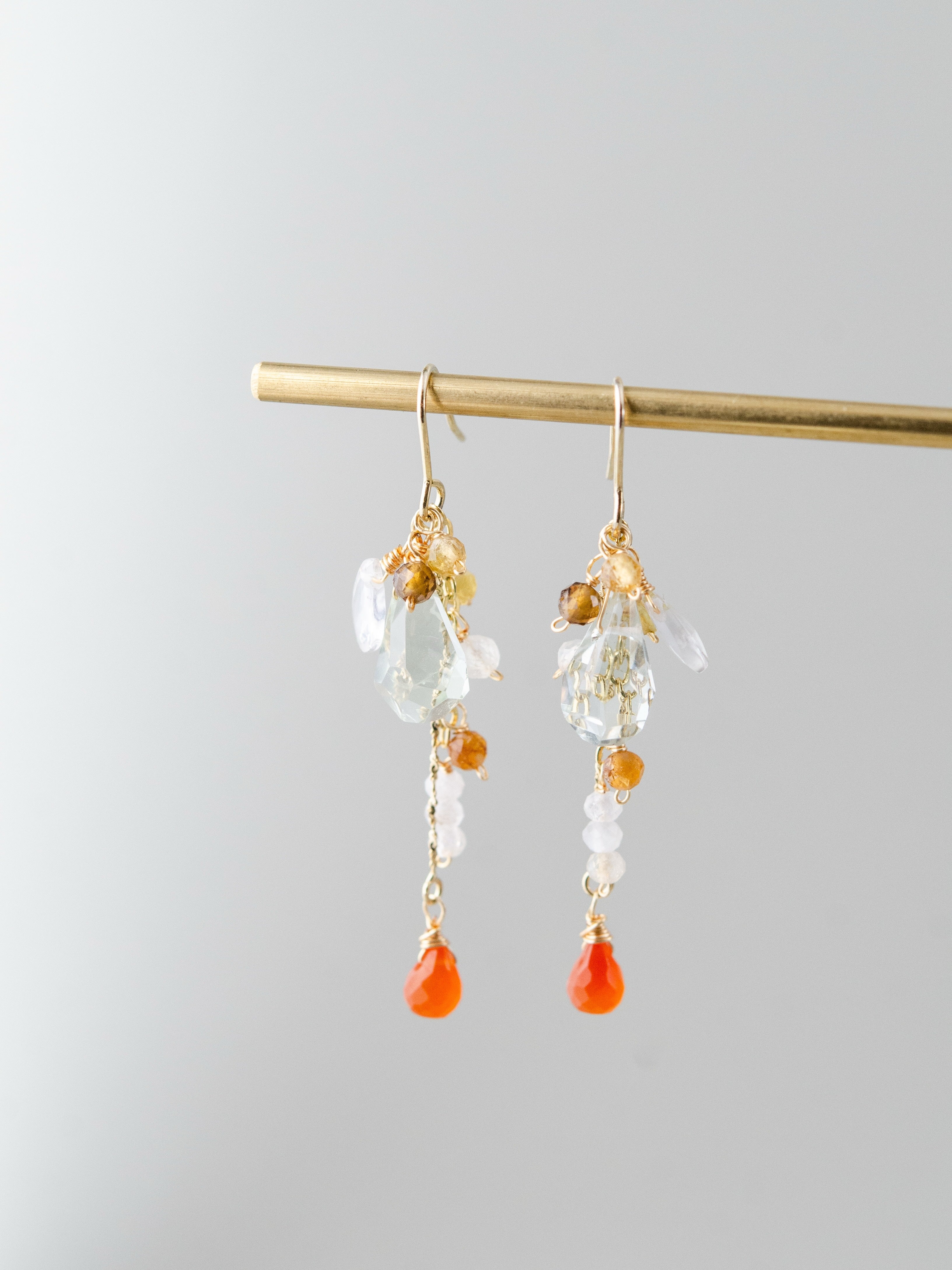 グリーンクォーツ & オレンジガーネット ピアス 森の果実 メイン画像 瑞々しい緑と鮮やかな橙