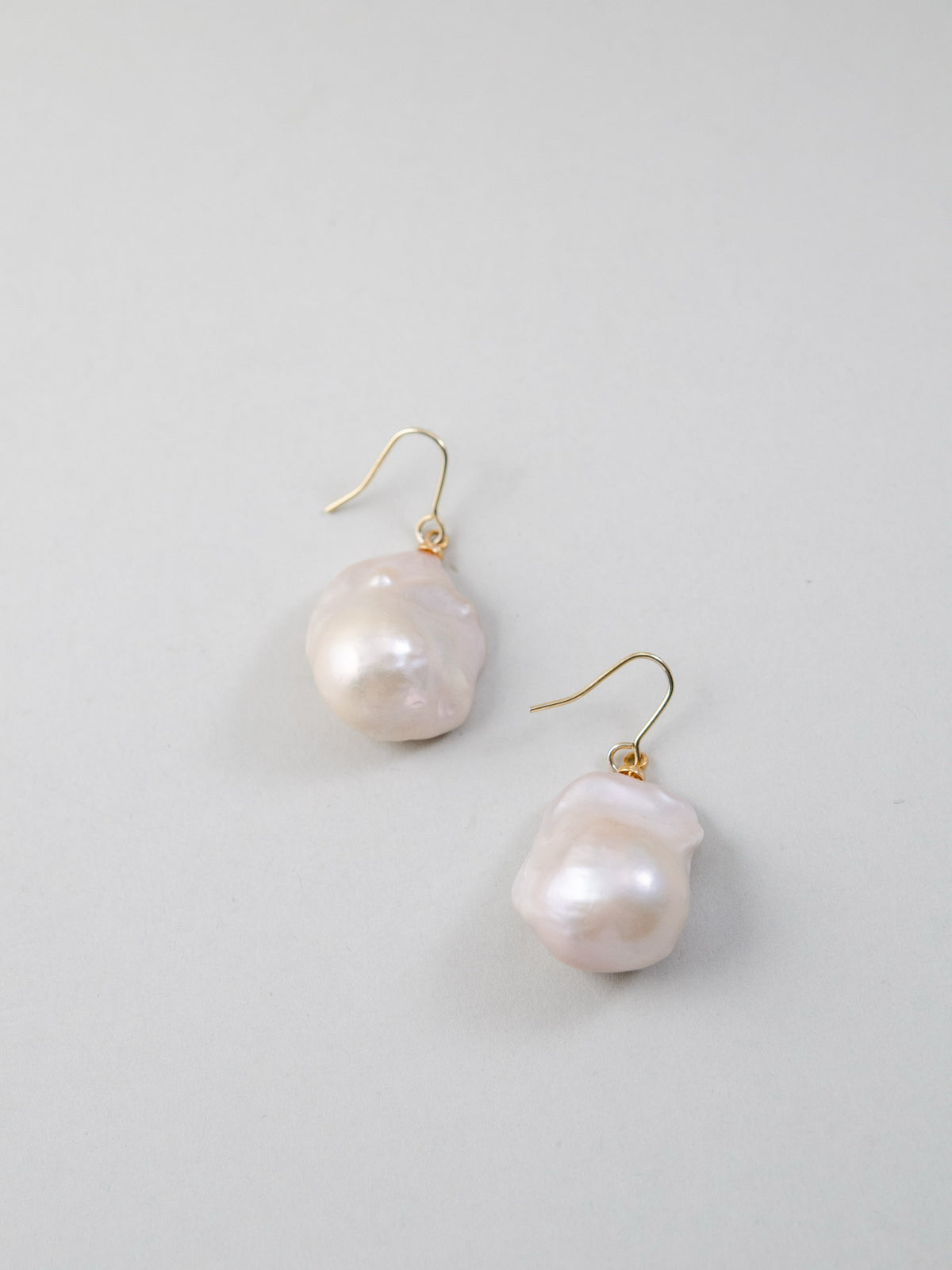 ハンドメイド アクセサリー パール 側面 形状 詳細
