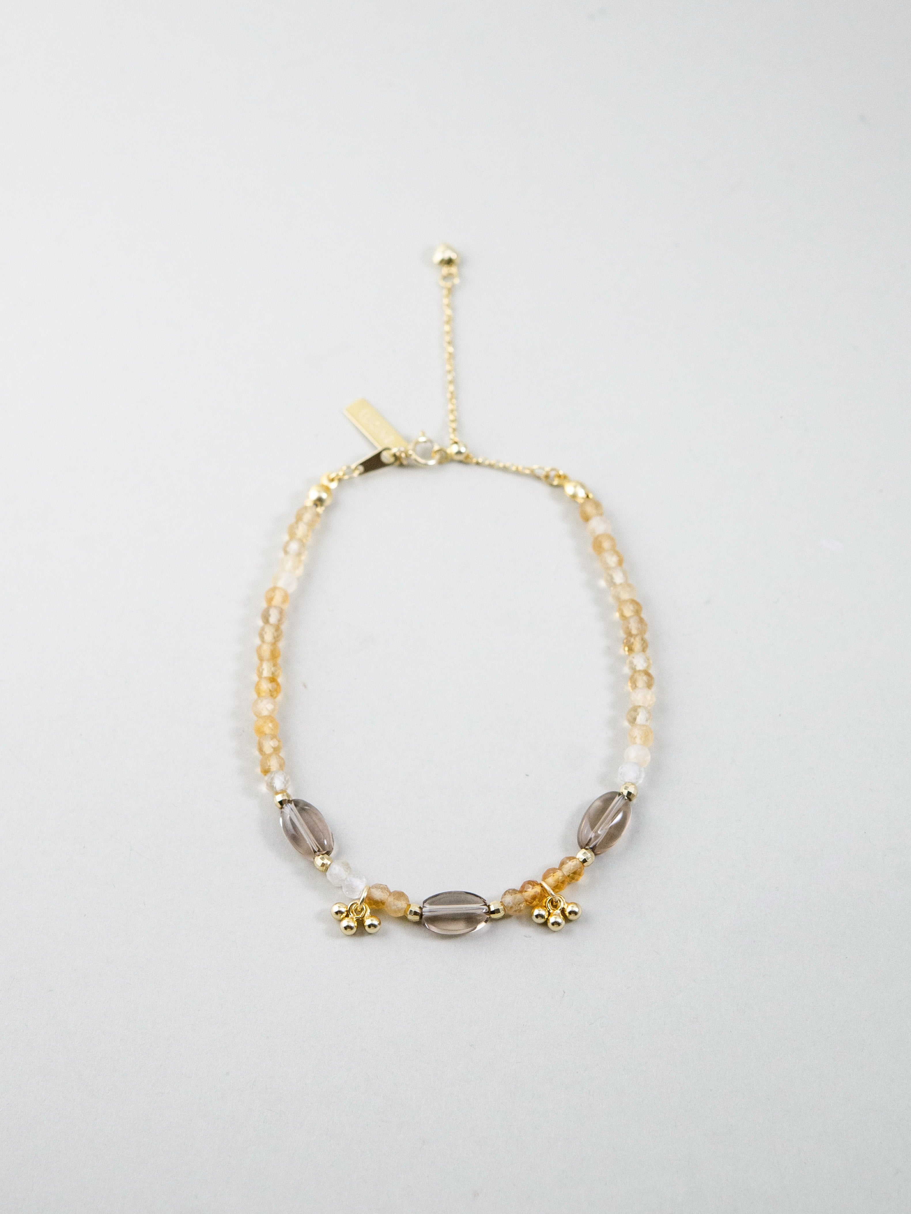 ハンドメイド ブレスレット デザイン 円形 ビーズ配置 詳細