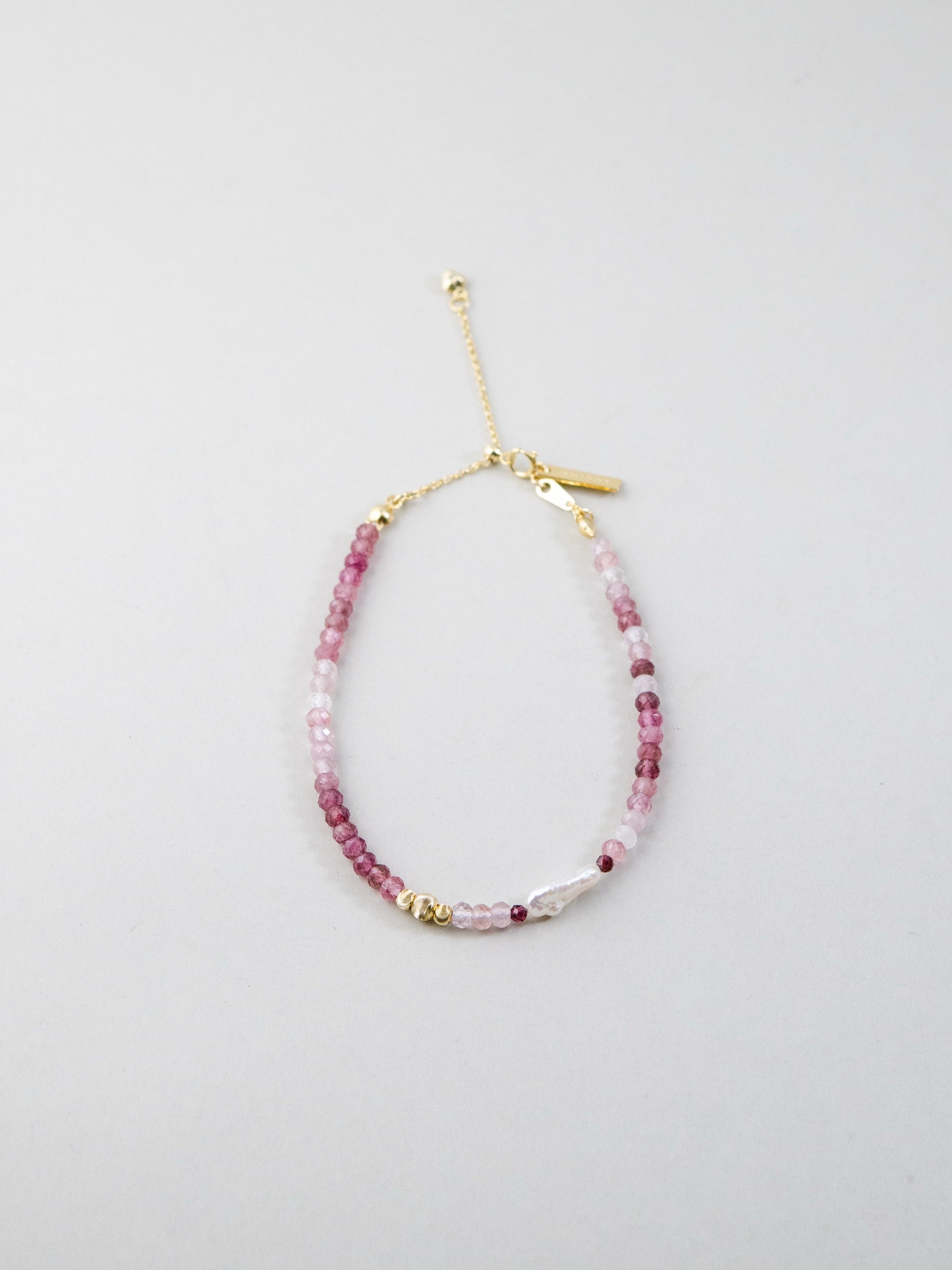 ハンドメイド ブレスレット 全体像 ピンクトルマリン ビーズ
