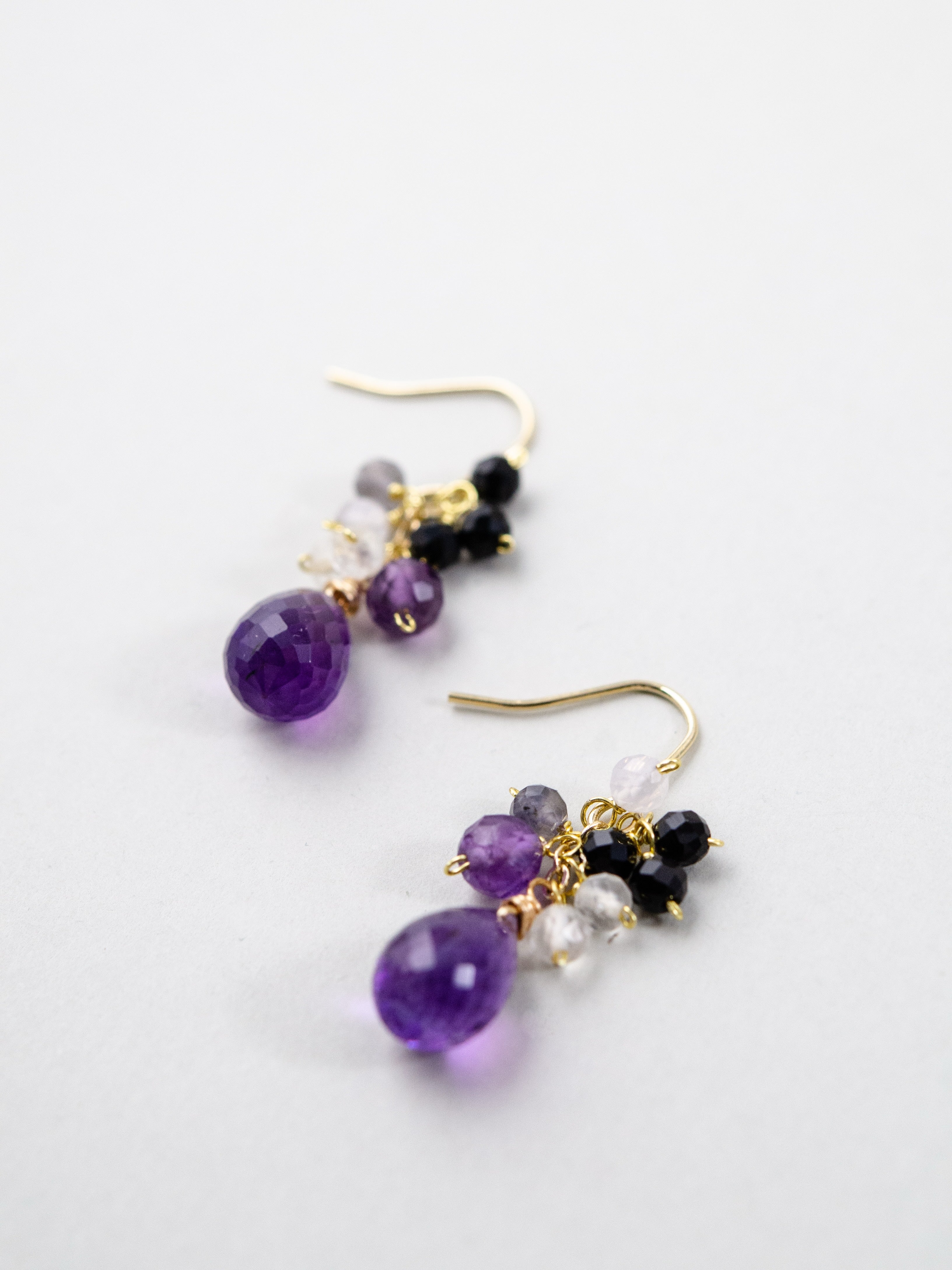 ハンドメイド ピアス デザイン 詳細 小粒 ビーズ 繊細