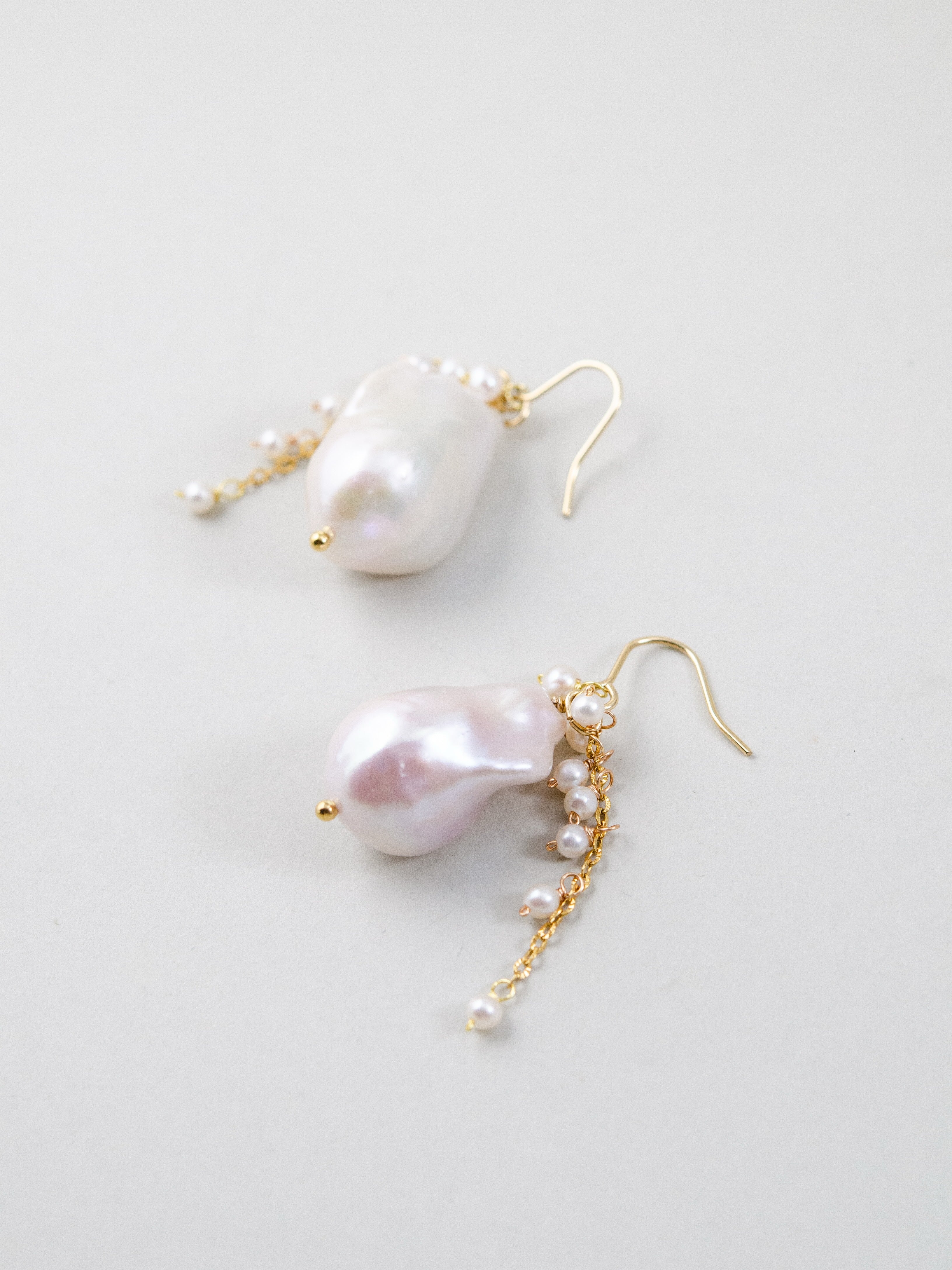 金属アレルギー対応 ピアス イヤリング変更可 ゴールド 質感