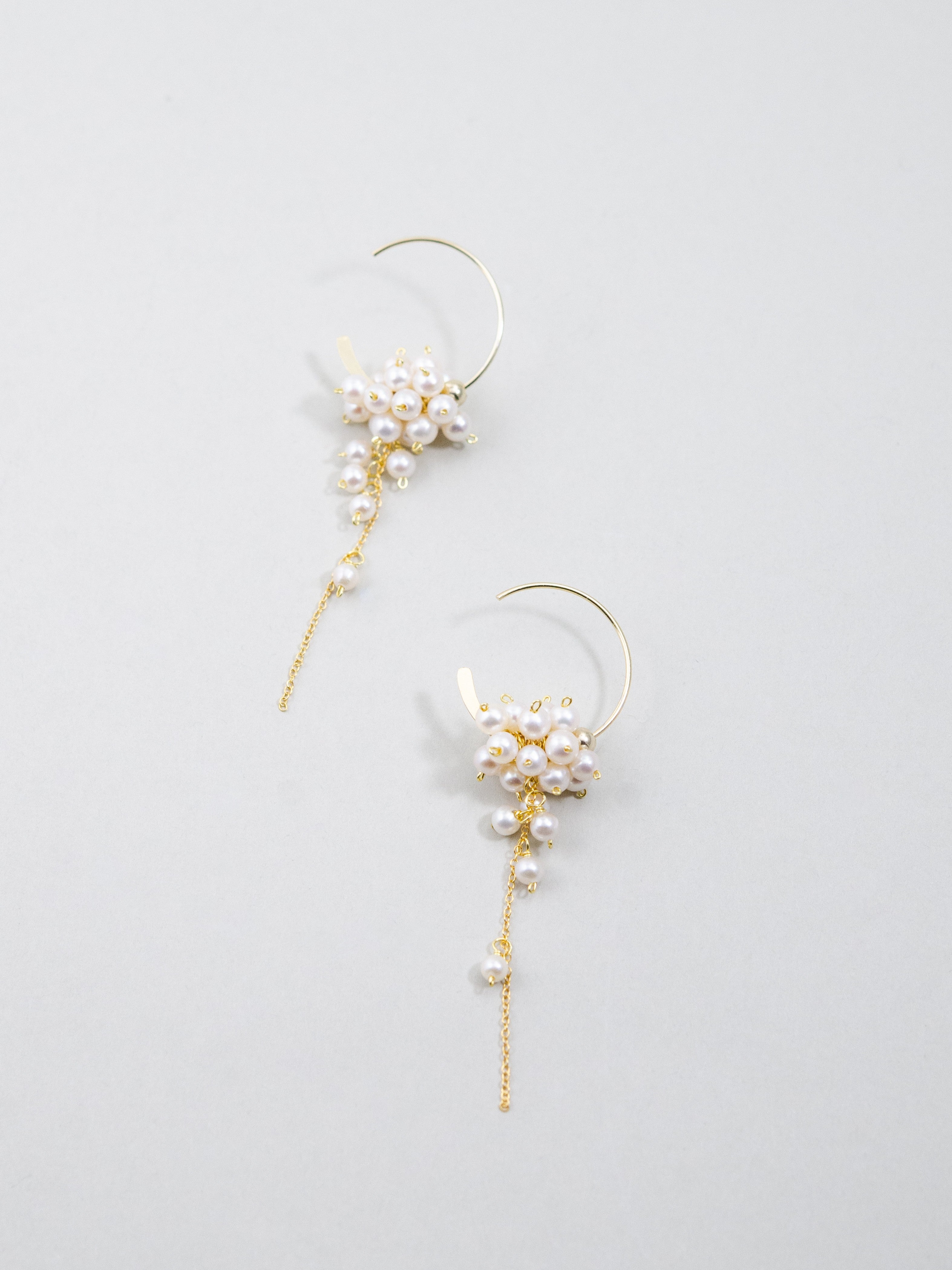 金属アレルギー対応 SV925 ピアス 白 天然石 置き画