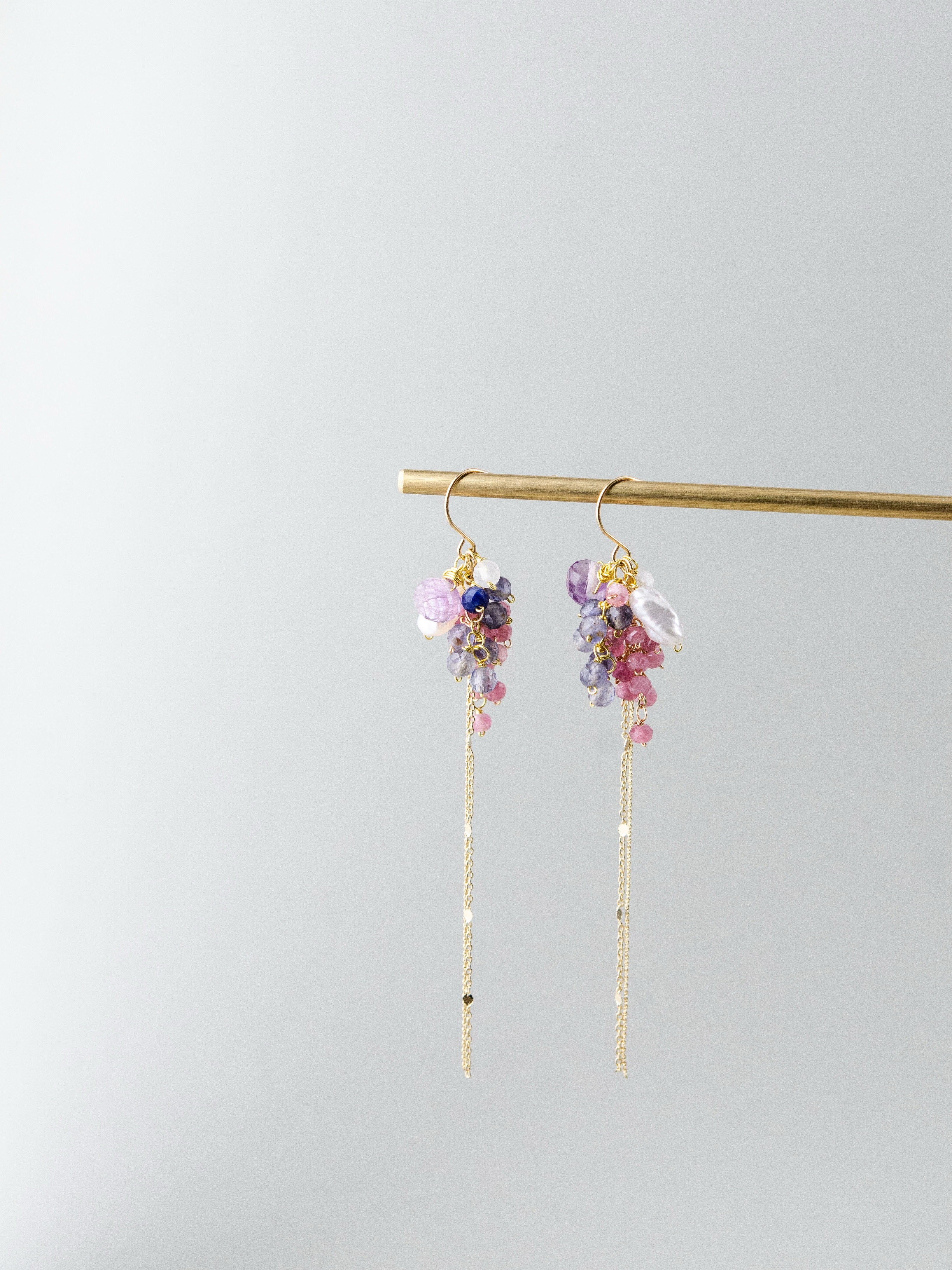 トルマリン & アイオライト & フローライト 揺れる ロングピアス